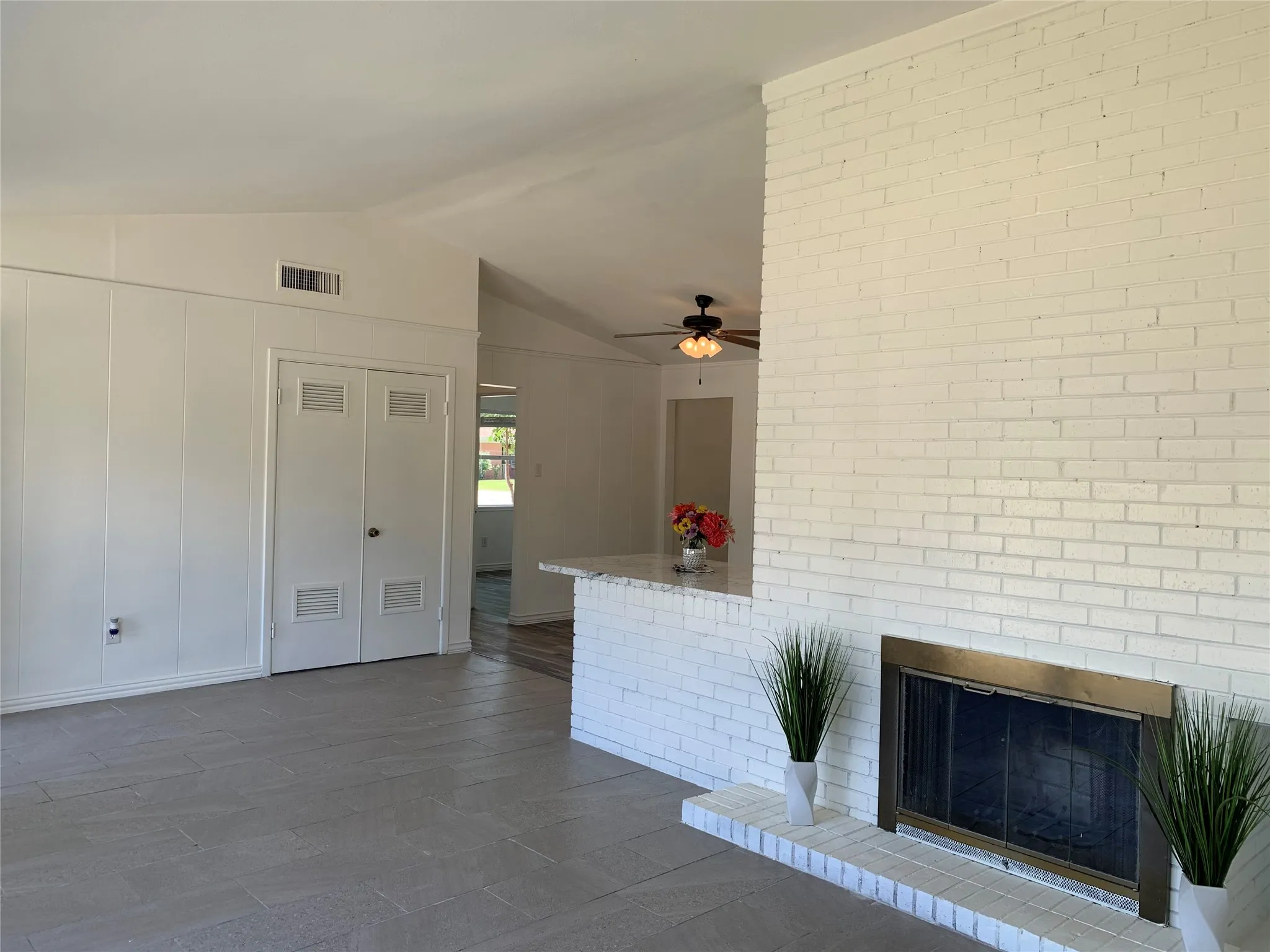 Single Family Residence For Rent in Taylor County , 650 peake, Abilene, Texas 79603, 3 Bedroom, 2 Bathroom, Garage spaces, 1,278 Sqft, built in 1955, mls#21385239, Real Estate Agent in Abilene, Homes For Rent in Taylor county, Homes For Rent in Abilene, Realtor in Abilene Texas, Real Estate Brokerage Independent Realty Texas, Luminita Cordes Realtor