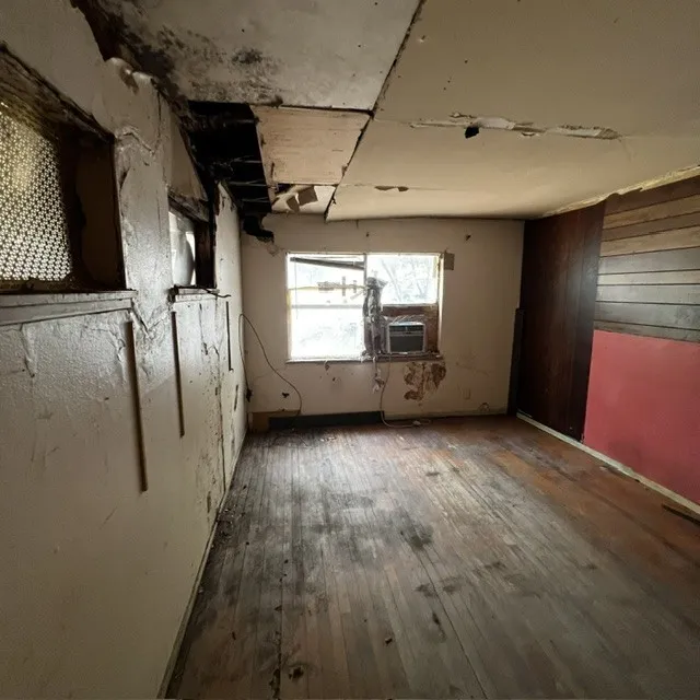 Single Family Residence For Sale in Dallas County , 211 Hamden Lane, Mesquite, Texas 75149, 3 Bedroom, 1 Bathroom, 1 Garage spaces, 1,196 Sqft, built in 1955, mls#21385240, Real Estate Agent in Mesquite, Homes For Sale in Dallas county, Homes For Sale in Mesquite, Realtor in Mesquite Texas, Real Estate Brokerage Independent Realty Texas, Luminita Cordes Realtor