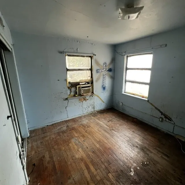 Single Family Residence For Sale in Dallas County , 211 Hamden Lane, Mesquite, Texas 75149, 3 Bedroom, 1 Bathroom, 1 Garage spaces, 1,196 Sqft, built in 1955, mls#21385240, Real Estate Agent in Mesquite, Homes For Sale in Dallas county, Homes For Sale in Mesquite, Realtor in Mesquite Texas, Real Estate Brokerage Independent Realty Texas, Luminita Cordes Realtor