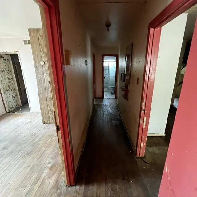 Single Family Residence For Sale in Dallas County , 211 Hamden Lane, Mesquite, Texas 75149, 3 Bedroom, 1 Bathroom, 1 Garage spaces, 1,196 Sqft, built in 1955, mls#21385240, Real Estate Agent in Mesquite, Homes For Sale in Dallas county, Homes For Sale in Mesquite, Realtor in Mesquite Texas, Real Estate Brokerage Independent Realty Texas, Luminita Cordes Realtor