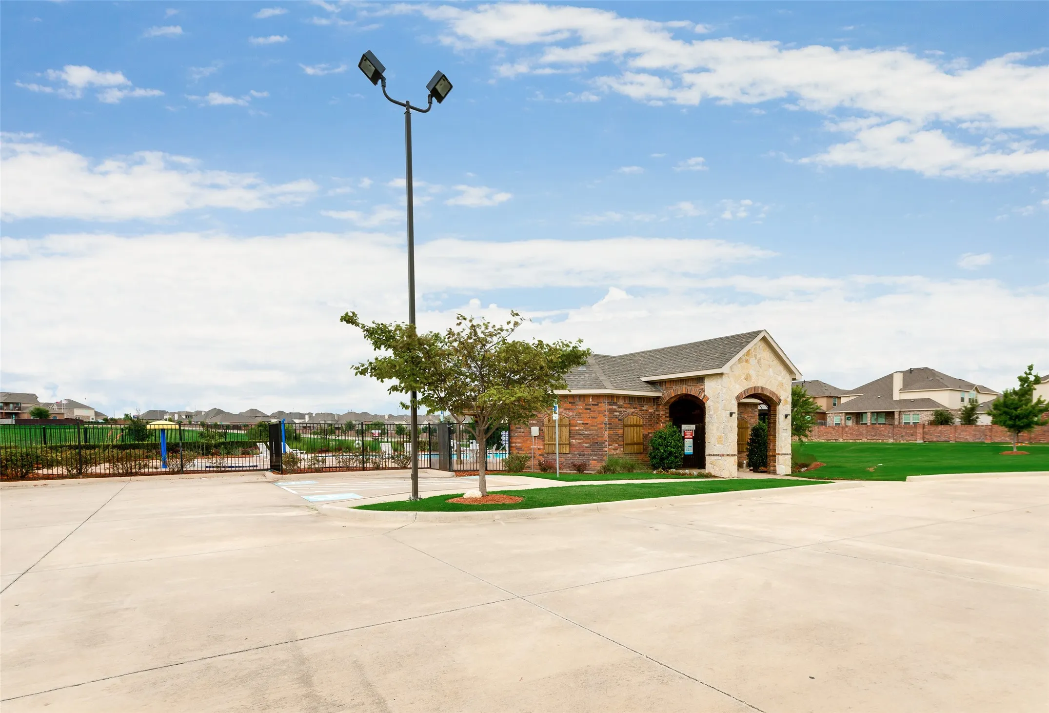 Single Family Residence For Rent in Tarrant County , 8512 Meadow Sweet Lane, Fort Worth, Texas 76123, 4 Bedroom, 2 Bathroom, 2 Garage spaces, 2,229 Sqft, built in 2017, mls#21385243, Real Estate Agent in Fort Worth, Homes For Rent in Tarrant county, Homes For Rent in Fort Worth, Realtor in Fort Worth Texas, Real Estate Brokerage Independent Realty Texas, Luminita Cordes Realtor