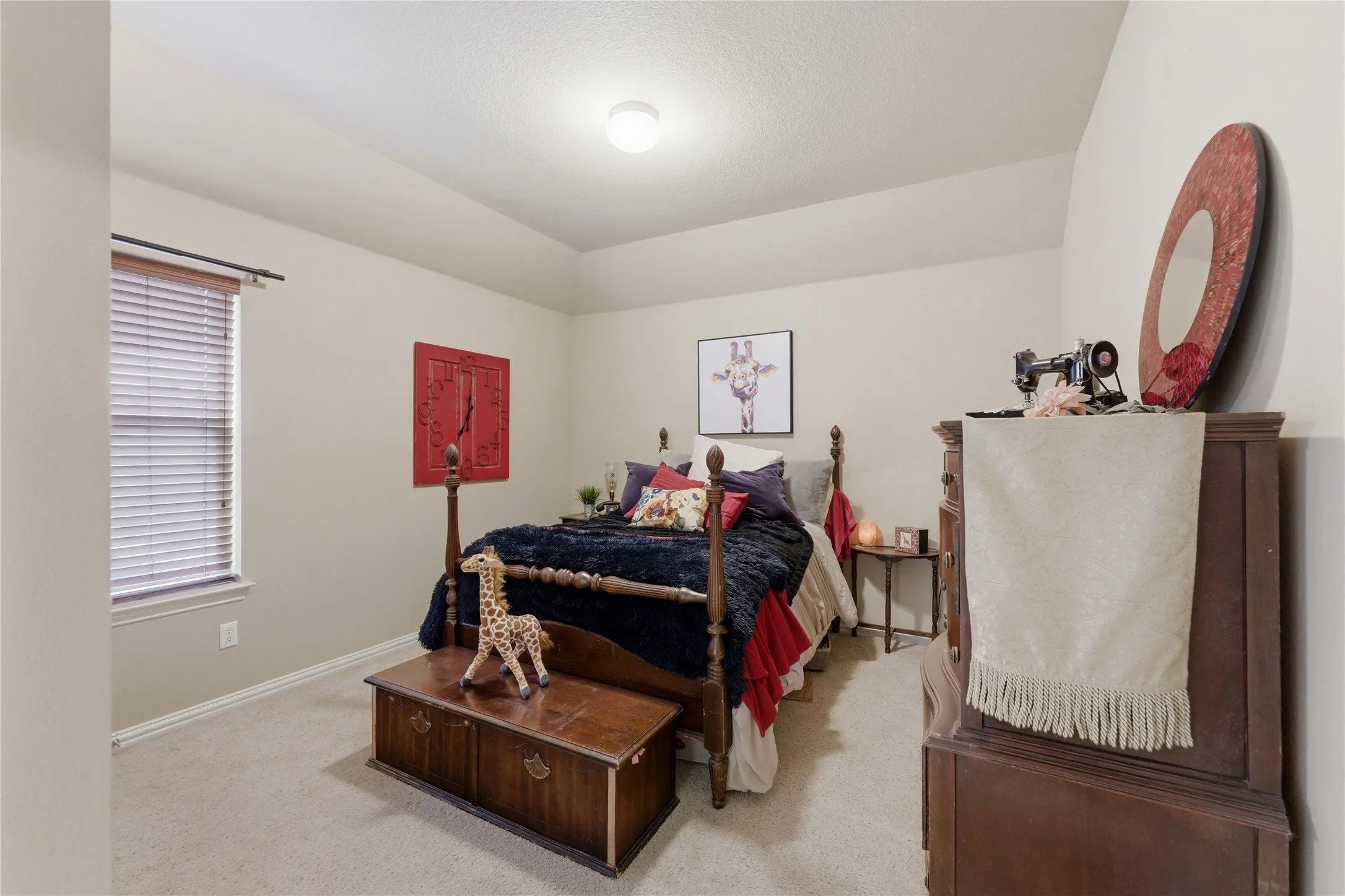 Tray ceiling with central flush mount lighting