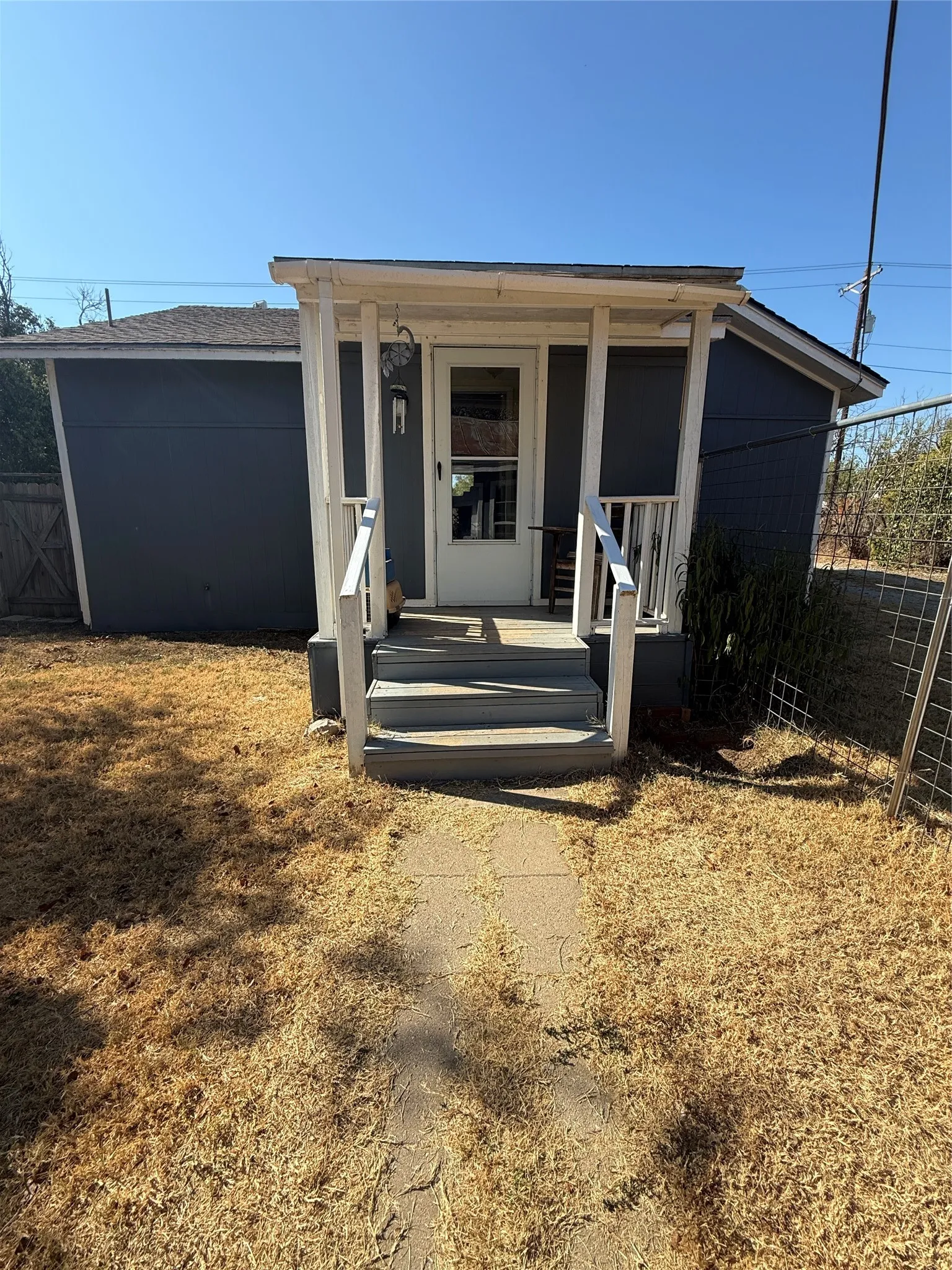 Single Family Residence For Sale in Coleman County , 904 Cottonwood, Coleman, Texas 76834, 2 Bedroom, 1 Bathroom, Garage spaces, 947 Sqft, built in 0, mls#21385249, Real Estate Agent in Coleman, Homes For Sale in Coleman county, Homes For Sale in Coleman, Realtor in Coleman Texas, Real Estate Brokerage Independent Realty Texas, Luminita Cordes Realtor