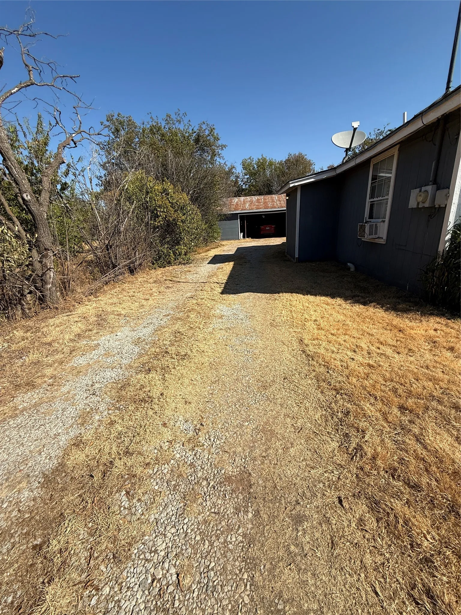 Single Family Residence For Sale in Coleman County , 904 Cottonwood, Coleman, Texas 76834, 2 Bedroom, 1 Bathroom, Garage spaces, 947 Sqft, built in 0, mls#21385249, Real Estate Agent in Coleman, Homes For Sale in Coleman county, Homes For Sale in Coleman, Realtor in Coleman Texas, Real Estate Brokerage Independent Realty Texas, Luminita Cordes Realtor