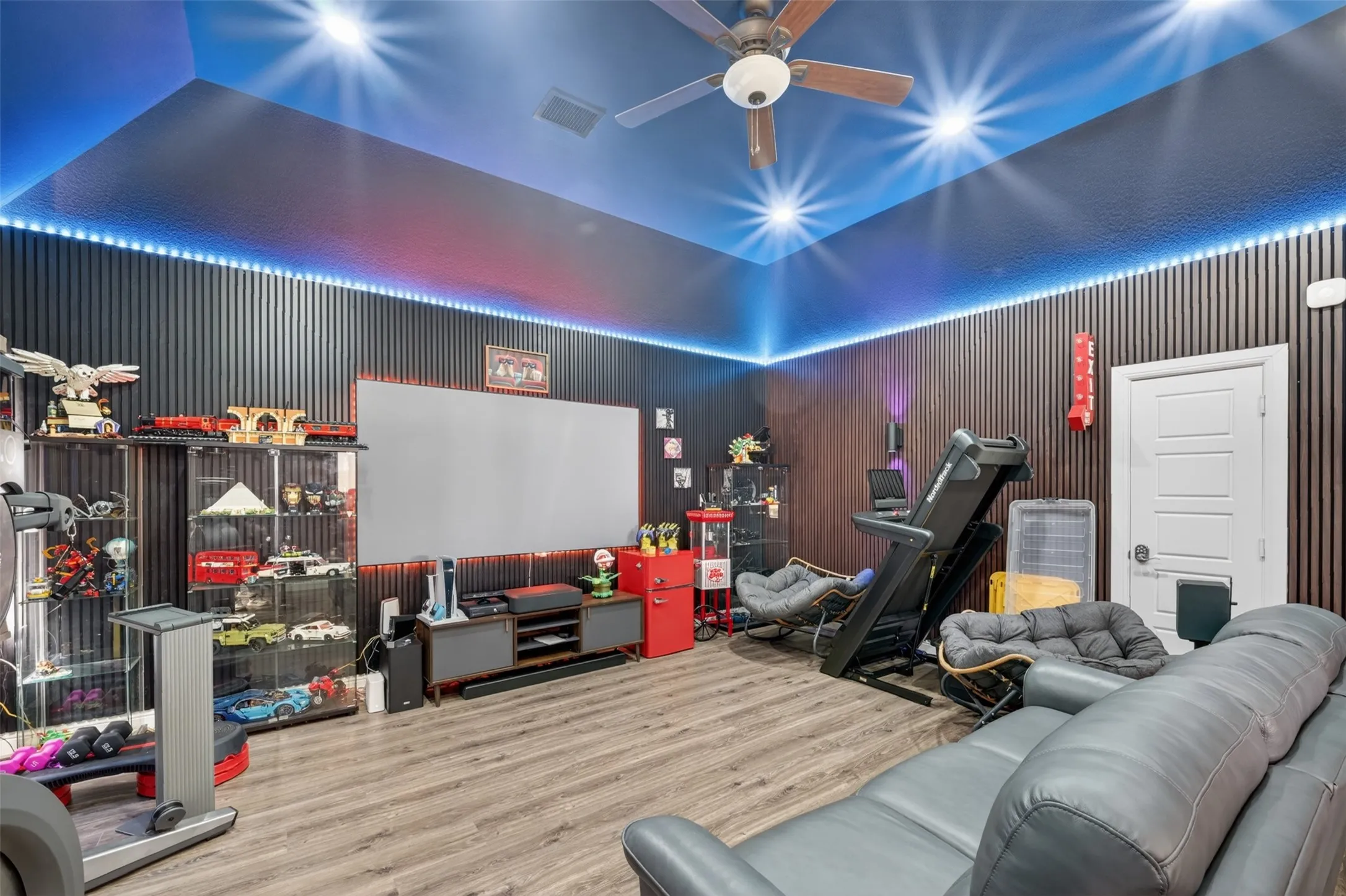 Single Family Residence For Rent in Collin County , 8700 Fairway Lane, Mc Kinney, Texas 75070, 4 Bedroom, 5 Bathroom, 2 Garage spaces, 3,106 Sqft, built in 2020, mls#21385251, Real Estate Agent in Mc Kinney, Homes For Rent in Collin county, Homes For Rent in Mc Kinney, Realtor in Mc Kinney Texas, Real Estate Brokerage Independent Realty Texas, Luminita Cordes Realtor