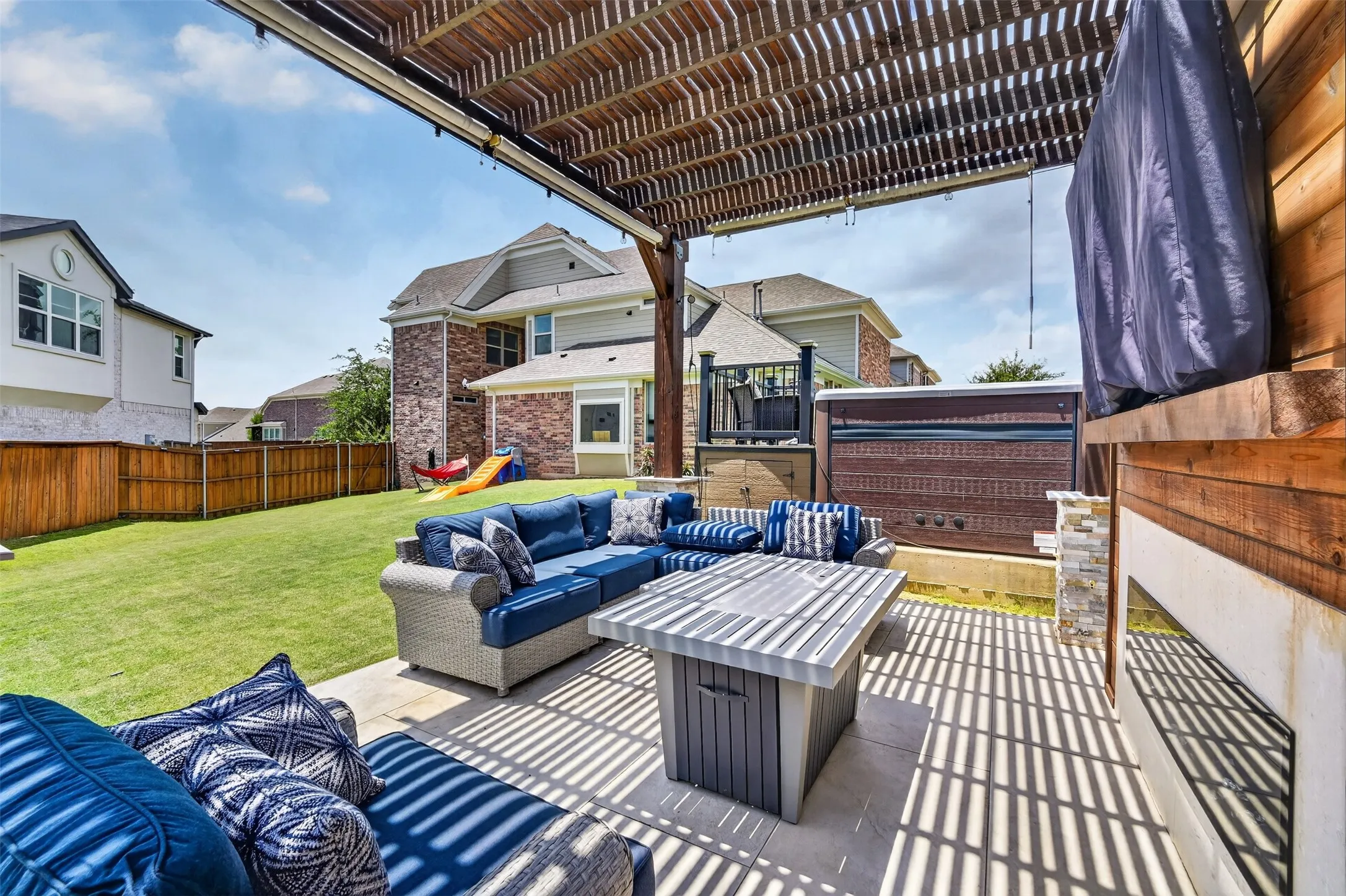 Single Family Residence For Rent in Collin County , 8700 Fairway Lane, Mc Kinney, Texas 75070, 4 Bedroom, 5 Bathroom, 2 Garage spaces, 3,106 Sqft, built in 2020, mls#21385251, Real Estate Agent in Mc Kinney, Homes For Rent in Collin county, Homes For Rent in Mc Kinney, Realtor in Mc Kinney Texas, Real Estate Brokerage Independent Realty Texas, Luminita Cordes Realtor