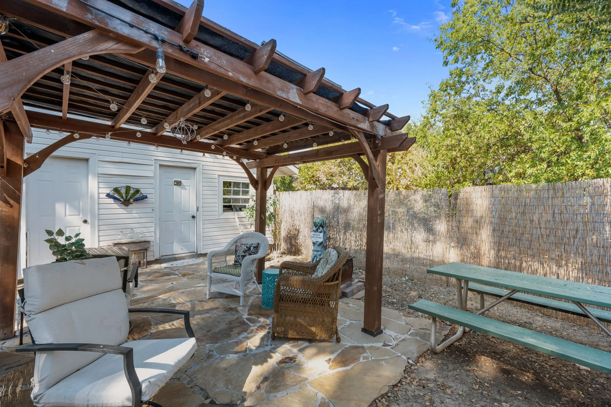 Single Family Residence For Sale in Palo Pinto County , 435 Elm Street, Palo Pinto, Texas 76450, 2 Bedroom, 1 Bathroom, 1 Garage spaces, 1,596 Sqft, built in 1910, mls#21371705, Real Estate Agent in Palo Pinto, Homes For Sale in Palo Pinto county, Homes For Sale in Palo Pinto, Realtor in Palo Pinto Texas, Real Estate Brokerage Independent Realty Texas, Luminita Cordes Realtor