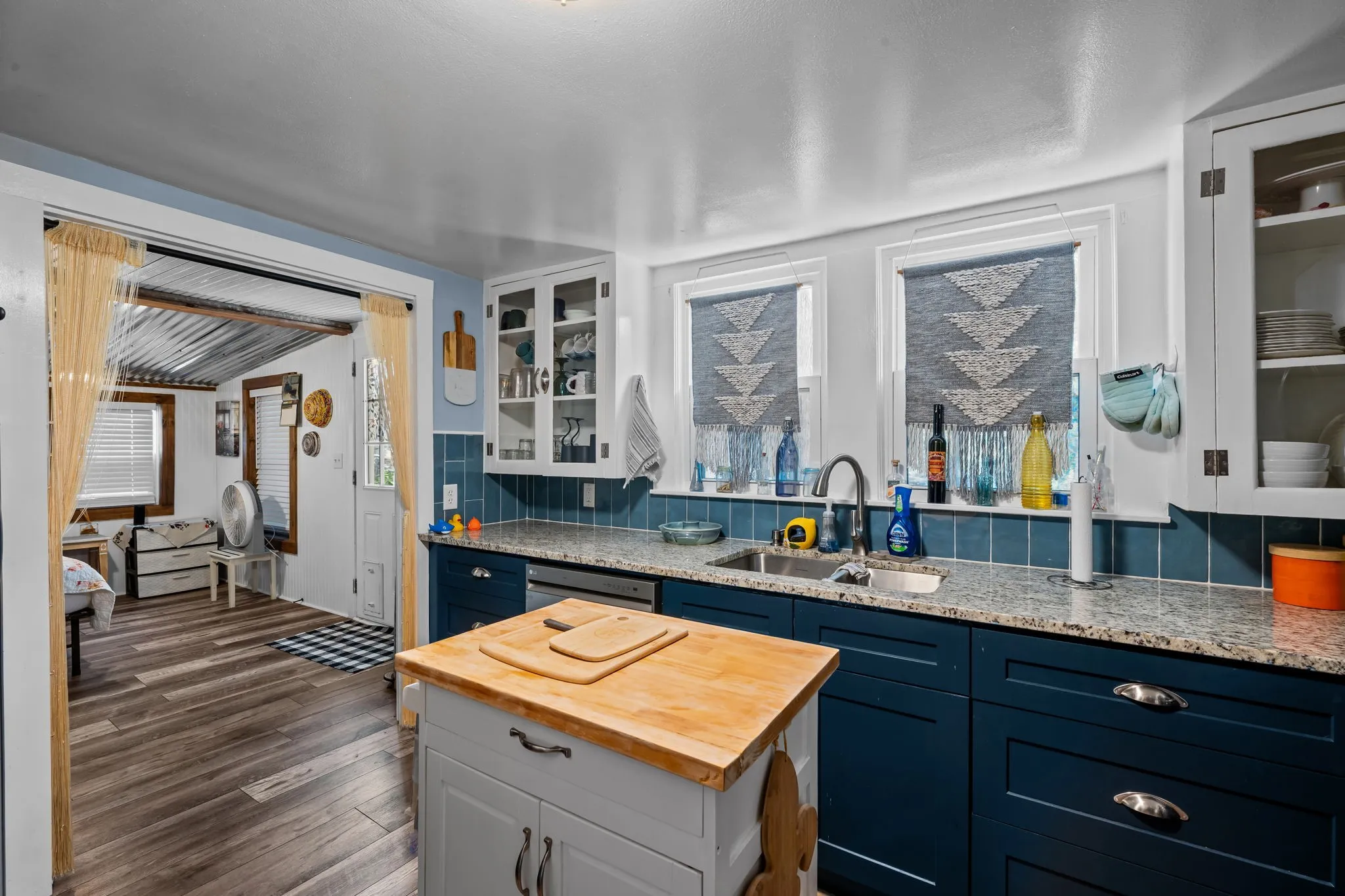 Single Family Residence For Sale in Palo Pinto County , 435 Elm Street, Palo Pinto, Texas 76450, 2 Bedroom, 1 Bathroom, 1 Garage spaces, 1,596 Sqft, built in 1910, mls#21371705, Real Estate Agent in Palo Pinto, Homes For Sale in Palo Pinto county, Homes For Sale in Palo Pinto, Realtor in Palo Pinto Texas, Real Estate Brokerage Independent Realty Texas, Luminita Cordes Realtor