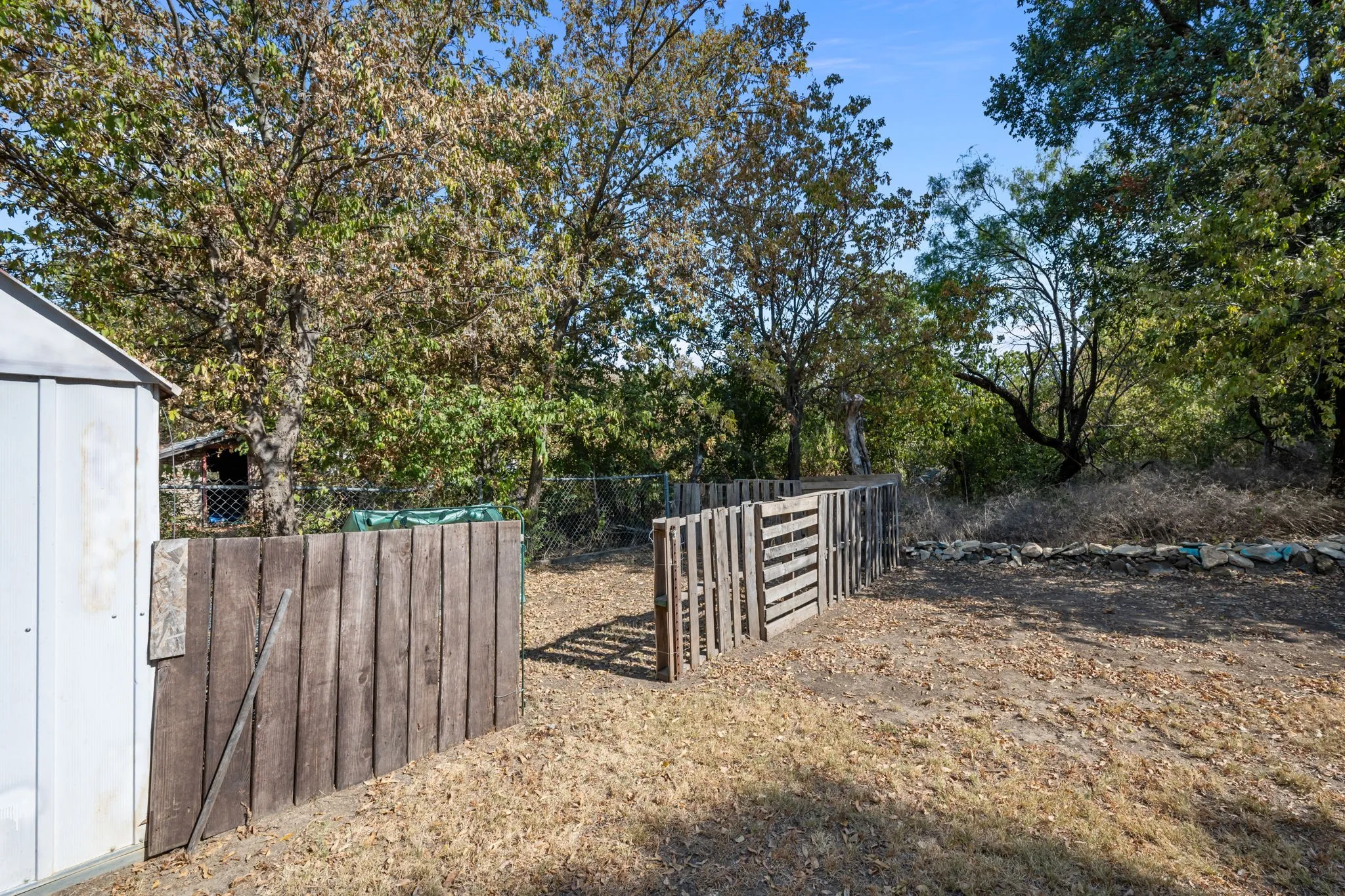 Single Family Residence For Sale in Palo Pinto County , 435 Elm Street, Palo Pinto, Texas 76450, 2 Bedroom, 1 Bathroom, 1 Garage spaces, 1,596 Sqft, built in 1910, mls#21371705, Real Estate Agent in Palo Pinto, Homes For Sale in Palo Pinto county, Homes For Sale in Palo Pinto, Realtor in Palo Pinto Texas, Real Estate Brokerage Independent Realty Texas, Luminita Cordes Realtor