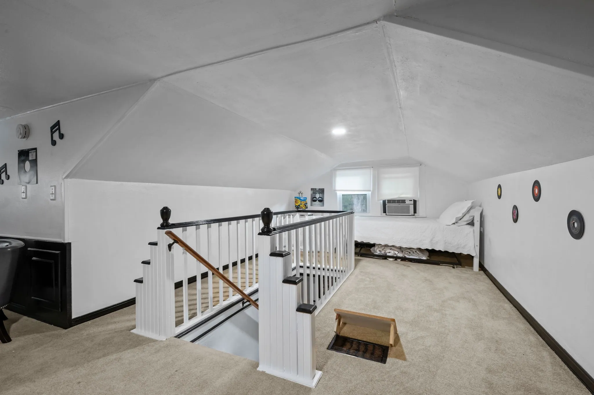 Single Family Residence For Sale in Palo Pinto County , 435 Elm Street, Palo Pinto, Texas 76450, 2 Bedroom, 1 Bathroom, 1 Garage spaces, 1,596 Sqft, built in 1910, mls#21371705, Real Estate Agent in Palo Pinto, Homes For Sale in Palo Pinto county, Homes For Sale in Palo Pinto, Realtor in Palo Pinto Texas, Real Estate Brokerage Independent Realty Texas, Luminita Cordes Realtor