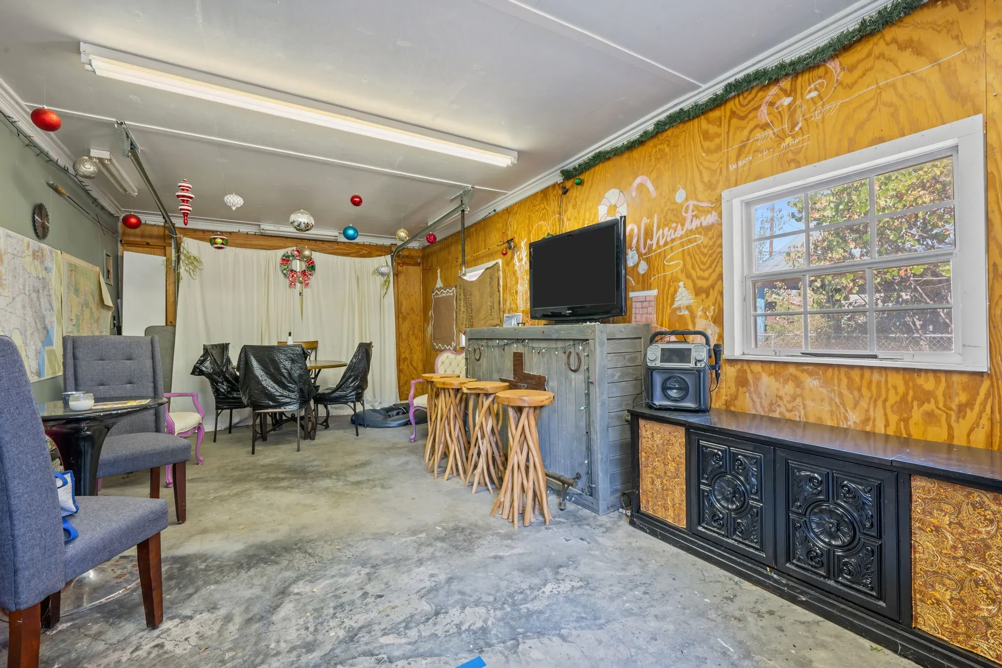 Single Family Residence For Sale in Palo Pinto County , 435 Elm Street, Palo Pinto, Texas 76450, 2 Bedroom, 1 Bathroom, 1 Garage spaces, 1,596 Sqft, built in 1910, mls#21371705, Real Estate Agent in Palo Pinto, Homes For Sale in Palo Pinto county, Homes For Sale in Palo Pinto, Realtor in Palo Pinto Texas, Real Estate Brokerage Independent Realty Texas, Luminita Cordes Realtor