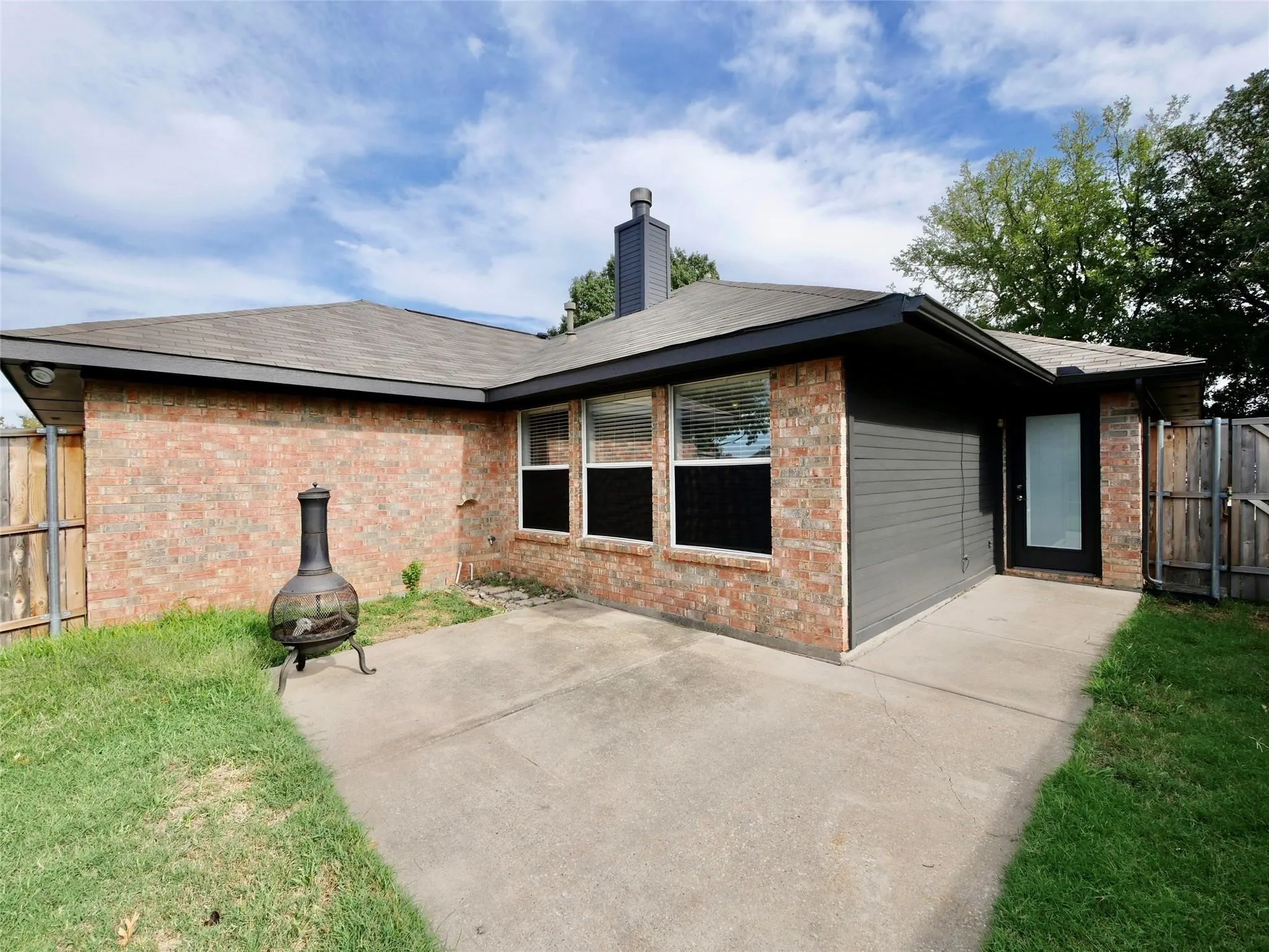 Single Family Residence For Sale in Collin County , 4502 Highlands Drive, Mc Kinney, Texas 75070, 3 Bedroom, 2 Bathroom, 2 Garage spaces, 1,669 Sqft, built in 1996, mls#21384606, Real Estate Agent in Mc Kinney, Homes For Sale in Collin county, Homes For Sale in Mc Kinney, Realtor in Mc Kinney Texas, Real Estate Brokerage Independent Realty Texas, Luminita Cordes Realtor