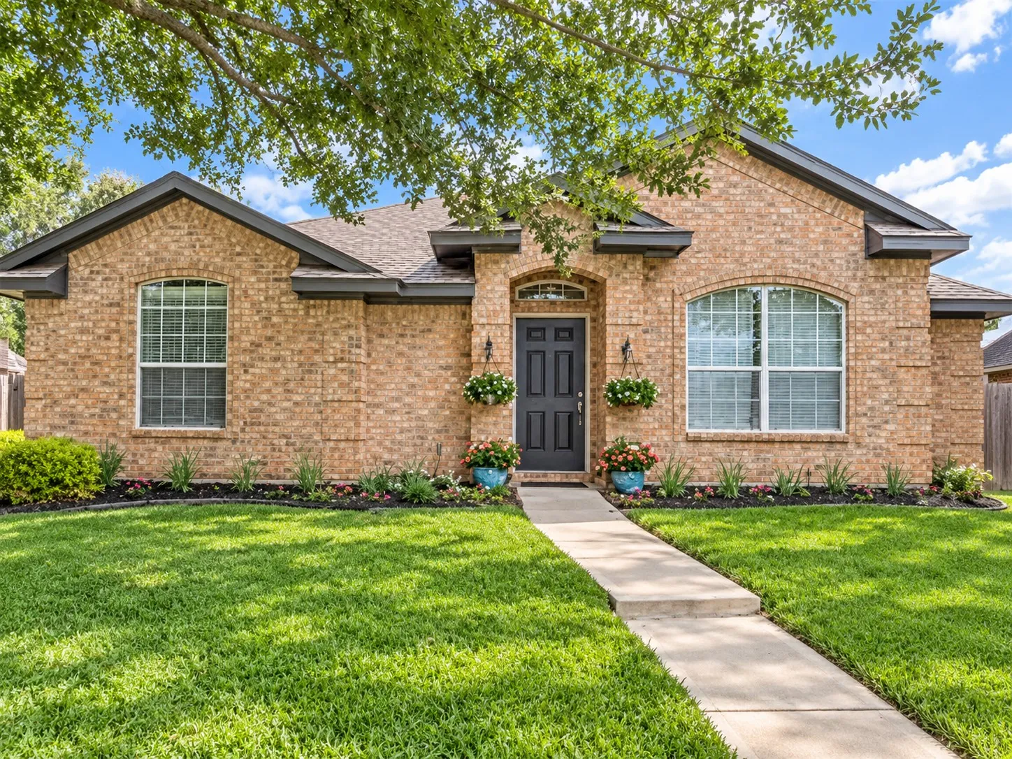 Single Family Residence For Sale in Collin County , 4502 Highlands Drive, Mc Kinney, Texas 75070, 3 Bedroom, 2 Bathroom, 2 Garage spaces, 1,669 Sqft, built in 1996, mls#21384606, Real Estate Agent in Mc Kinney, Homes For Sale in Collin county, Homes For Sale in Mc Kinney, Realtor in Mc Kinney Texas, Real Estate Brokerage Independent Realty Texas, Luminita Cordes Realtor
