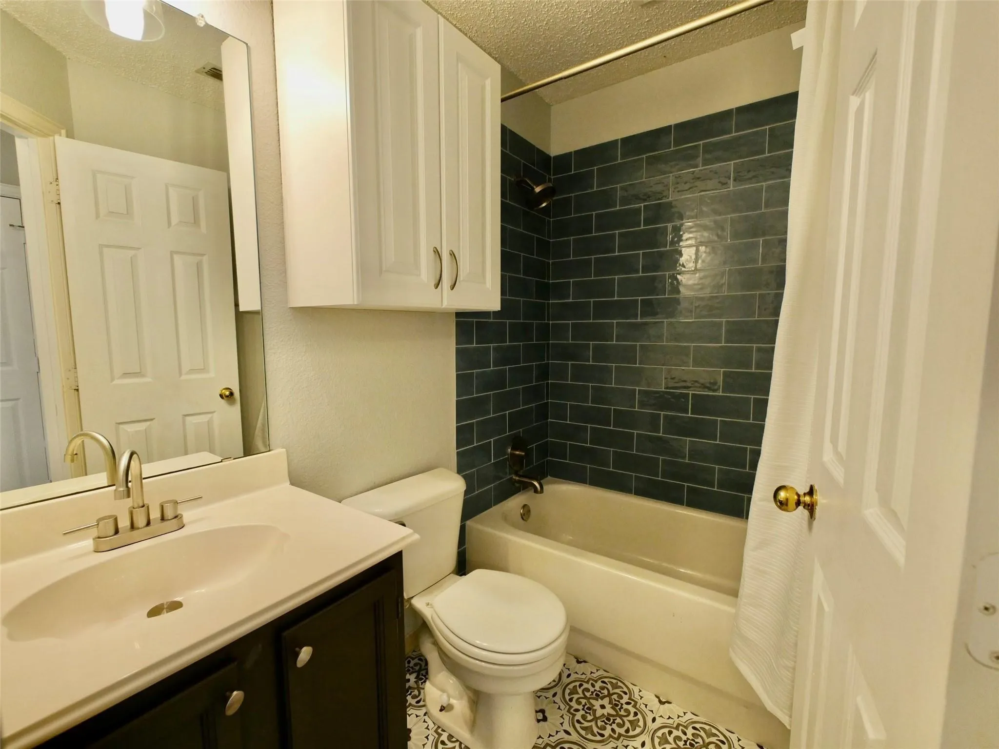Single Family Residence For Sale in Collin County , 4502 Highlands Drive, Mc Kinney, Texas 75070, 3 Bedroom, 2 Bathroom, 2 Garage spaces, 1,669 Sqft, built in 1996, mls#21384606, Real Estate Agent in Mc Kinney, Homes For Sale in Collin county, Homes For Sale in Mc Kinney, Realtor in Mc Kinney Texas, Real Estate Brokerage Independent Realty Texas, Luminita Cordes Realtor