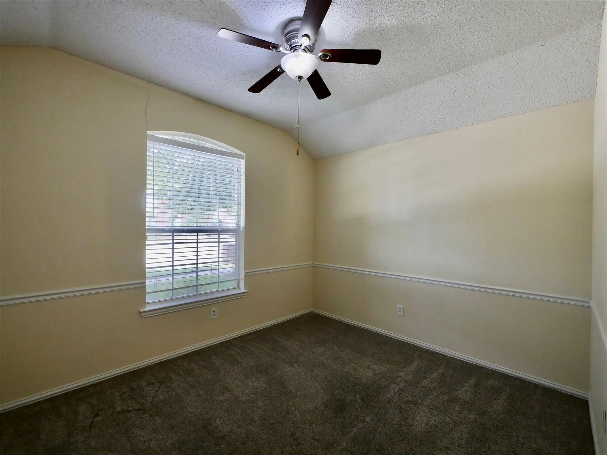Single Family Residence For Sale in Collin County , 4502 Highlands Drive, Mc Kinney, Texas 75070, 3 Bedroom, 2 Bathroom, 2 Garage spaces, 1,669 Sqft, built in 1996, mls#21384606, Real Estate Agent in Mc Kinney, Homes For Sale in Collin county, Homes For Sale in Mc Kinney, Realtor in Mc Kinney Texas, Real Estate Brokerage Independent Realty Texas, Luminita Cordes Realtor