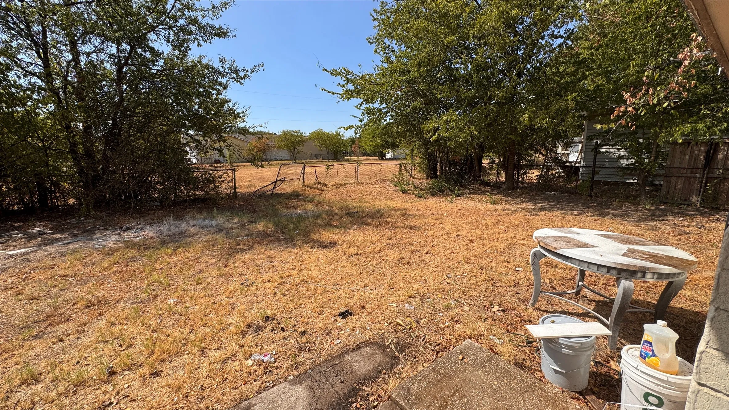 Single Family Residence For Rent in Dallas County , 1247 Seminole Drive, Dallas, Texas 75217, 4 Bedroom, 2 Bathroom, Garage spaces, 1,388 Sqft, built in 1973, mls#21385256, Real Estate Agent in Dallas, Homes For Rent in Dallas county, Homes For Rent in Dallas, Realtor in Dallas Texas, Real Estate Brokerage Independent Realty Texas, Luminita Cordes Realtor