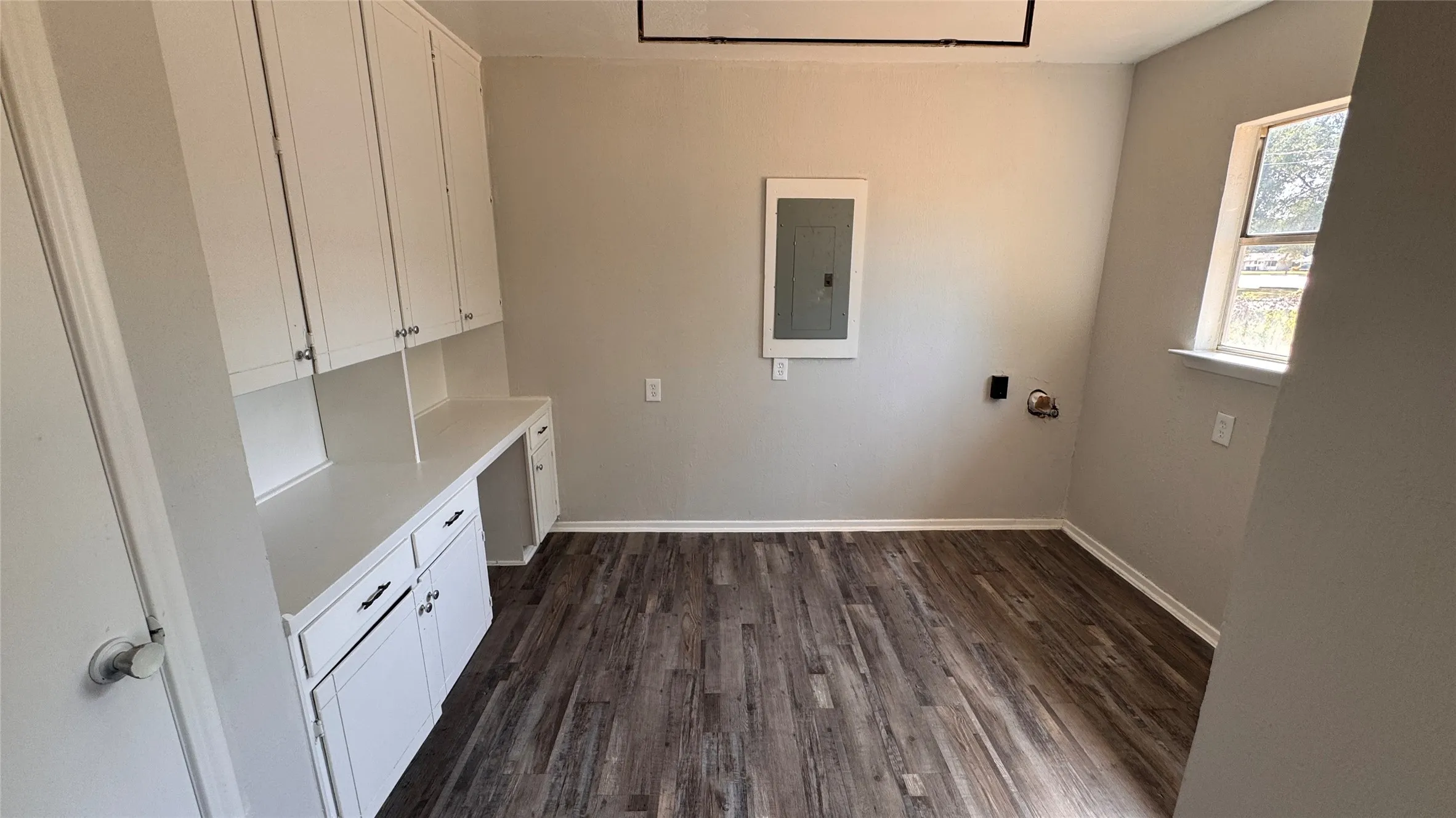 Single Family Residence For Rent in Dallas County , 1247 Seminole Drive, Dallas, Texas 75217, 4 Bedroom, 2 Bathroom, Garage spaces, 1,388 Sqft, built in 1973, mls#21385256, Real Estate Agent in Dallas, Homes For Rent in Dallas county, Homes For Rent in Dallas, Realtor in Dallas Texas, Real Estate Brokerage Independent Realty Texas, Luminita Cordes Realtor