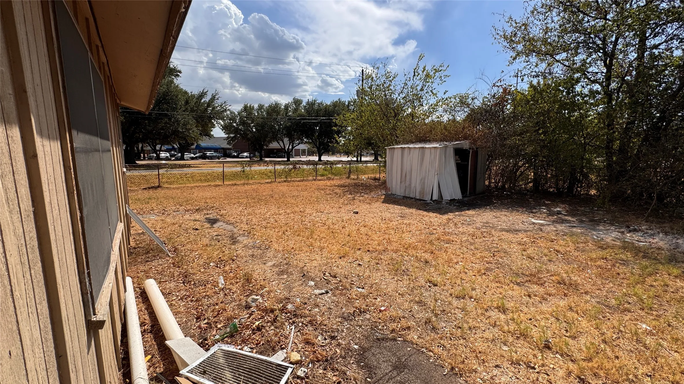 Single Family Residence For Rent in Dallas County , 1247 Seminole Drive, Dallas, Texas 75217, 4 Bedroom, 2 Bathroom, Garage spaces, 1,388 Sqft, built in 1973, mls#21385256, Real Estate Agent in Dallas, Homes For Rent in Dallas county, Homes For Rent in Dallas, Realtor in Dallas Texas, Real Estate Brokerage Independent Realty Texas, Luminita Cordes Realtor