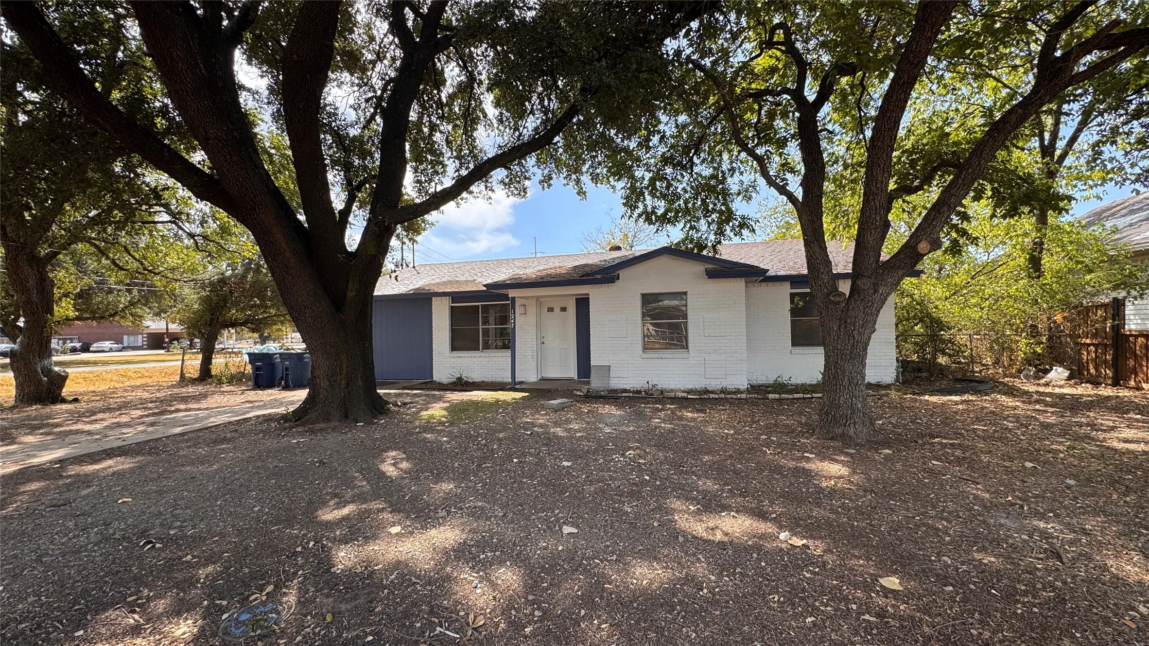 Single Family Residence For Rent in Dallas County , 1247 Seminole Drive, Dallas, Texas 75217, 4 Bedroom, 2 Bathroom, Garage spaces, 1,388 Sqft, built in 1973, mls#21385256, Real Estate Agent in Dallas, Homes For Rent in Dallas county, Homes For Rent in Dallas, Realtor in Dallas Texas, Real Estate Brokerage Independent Realty Texas, Luminita Cordes Realtor