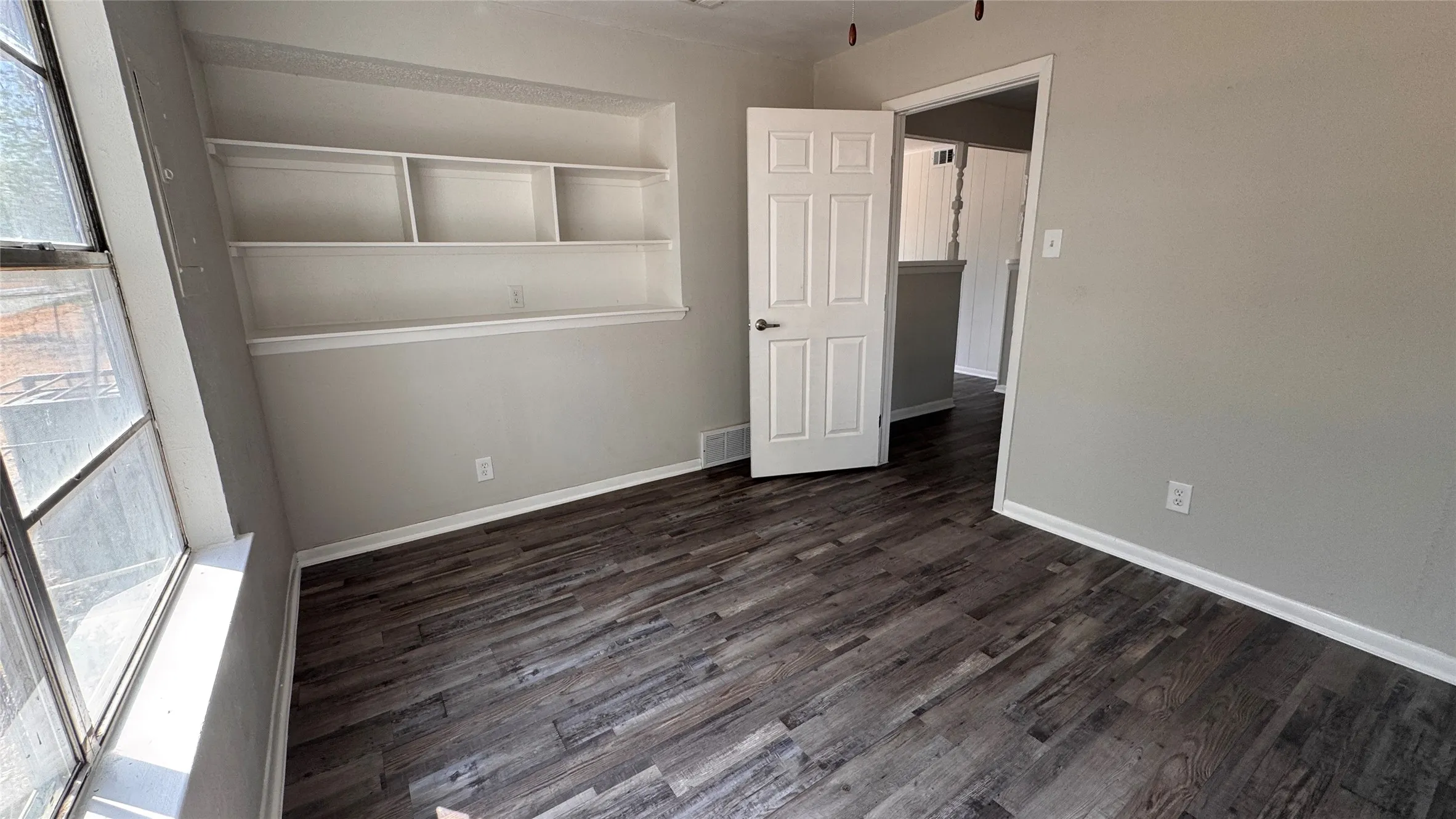 Single Family Residence For Rent in Dallas County , 1247 Seminole Drive, Dallas, Texas 75217, 4 Bedroom, 2 Bathroom, Garage spaces, 1,388 Sqft, built in 1973, mls#21385256, Real Estate Agent in Dallas, Homes For Rent in Dallas county, Homes For Rent in Dallas, Realtor in Dallas Texas, Real Estate Brokerage Independent Realty Texas, Luminita Cordes Realtor