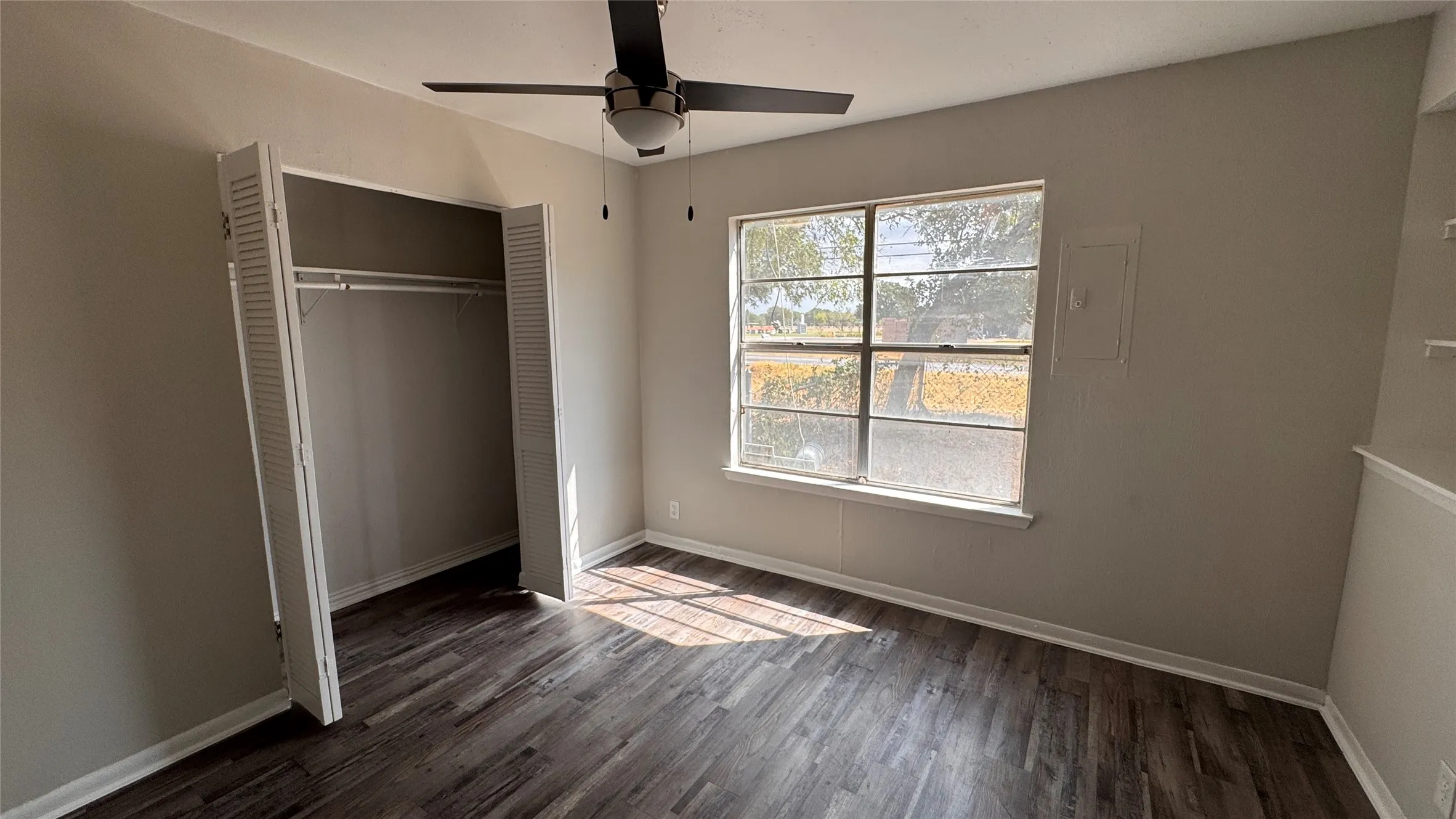 Single Family Residence For Rent in Dallas County , 1247 Seminole Drive, Dallas, Texas 75217, 4 Bedroom, 2 Bathroom, Garage spaces, 1,388 Sqft, built in 1973, mls#21385256, Real Estate Agent in Dallas, Homes For Rent in Dallas county, Homes For Rent in Dallas, Realtor in Dallas Texas, Real Estate Brokerage Independent Realty Texas, Luminita Cordes Realtor