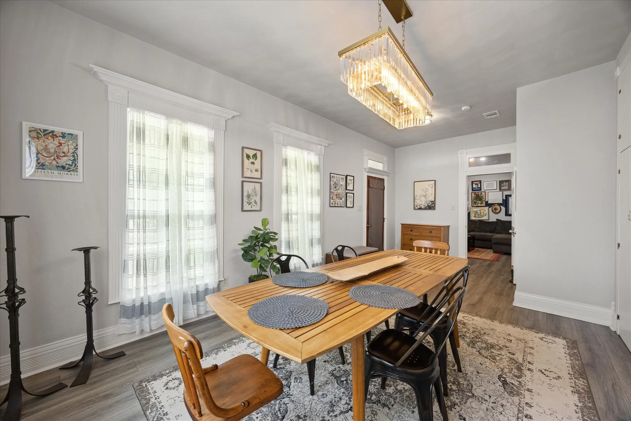 For Sale in Hood County , 1002 W Pearl Street, Granbury, Texas 76048, 6 Bedroom, 6 Bathroom, Garage spaces, 0 Sqft, built in 1910, mls#21385259, Real Estate Agent in Granbury, Homes For Sale in Hood county, Homes For Sale in Granbury, Realtor in Granbury Texas, Real Estate Brokerage Independent Realty Texas, Luminita Cordes Realtor