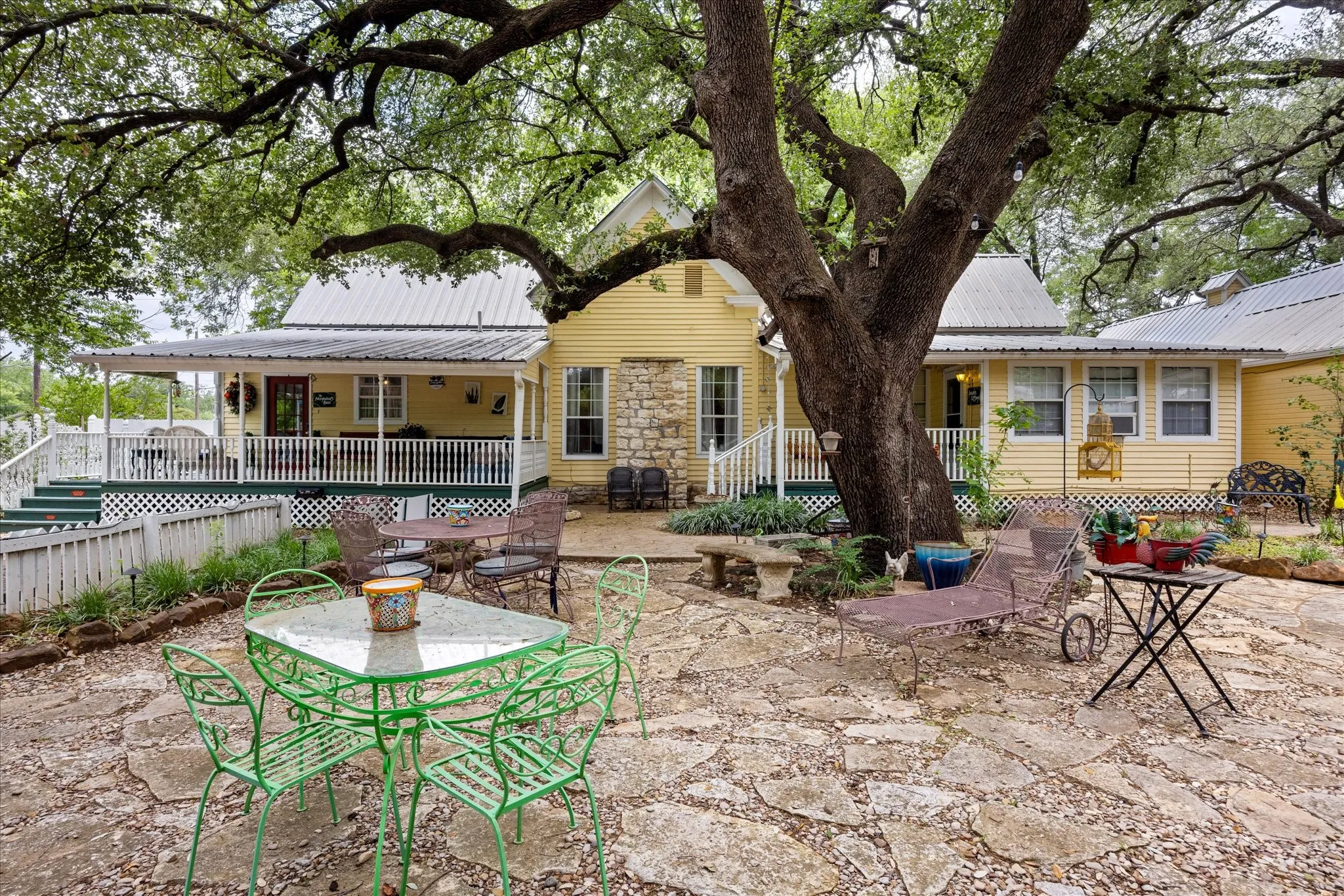 For Sale in Hood County , 1002 W Pearl Street, Granbury, Texas 76048, 6 Bedroom, 6 Bathroom, Garage spaces, 0 Sqft, built in 1910, mls#21385259, Real Estate Agent in Granbury, Homes For Sale in Hood county, Homes For Sale in Granbury, Realtor in Granbury Texas, Real Estate Brokerage Independent Realty Texas, Luminita Cordes Realtor