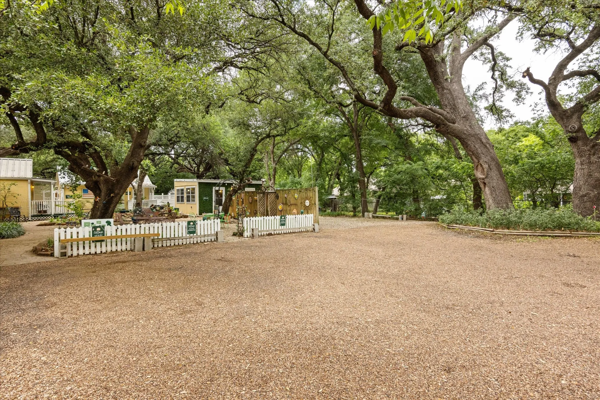 For Sale in Hood County , 1002 W Pearl Street, Granbury, Texas 76048, 6 Bedroom, 6 Bathroom, Garage spaces, 0 Sqft, built in 1910, mls#21385259, Real Estate Agent in Granbury, Homes For Sale in Hood county, Homes For Sale in Granbury, Realtor in Granbury Texas, Real Estate Brokerage Independent Realty Texas, Luminita Cordes Realtor