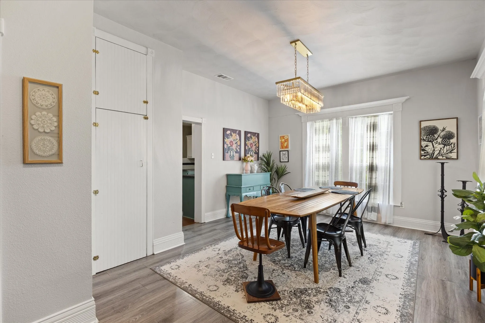 For Sale in Hood County , 1002 W Pearl Street, Granbury, Texas 76048, 6 Bedroom, 6 Bathroom, Garage spaces, 0 Sqft, built in 1910, mls#21385259, Real Estate Agent in Granbury, Homes For Sale in Hood county, Homes For Sale in Granbury, Realtor in Granbury Texas, Real Estate Brokerage Independent Realty Texas, Luminita Cordes Realtor