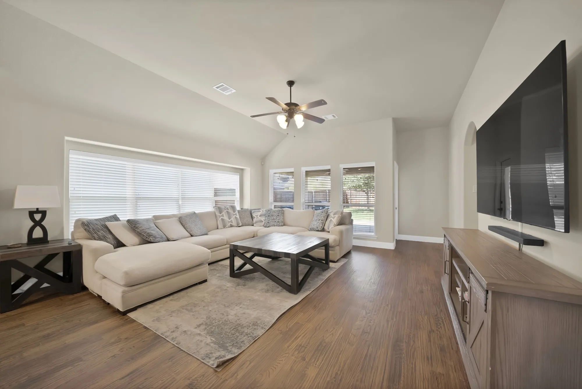 Single Family Residence For Sale in Denton County , 1517 Wright Street, Aubrey, Texas 76227, 4 Bedroom, 3 Bathroom, 2 Garage spaces, 2,456 Sqft, built in 2016, mls#21385233, Real Estate Agent in Aubrey, Homes For Sale in Denton county, Homes For Sale in Aubrey, Realtor in Aubrey Texas, Real Estate Brokerage Independent Realty Texas, Luminita Cordes Realtor