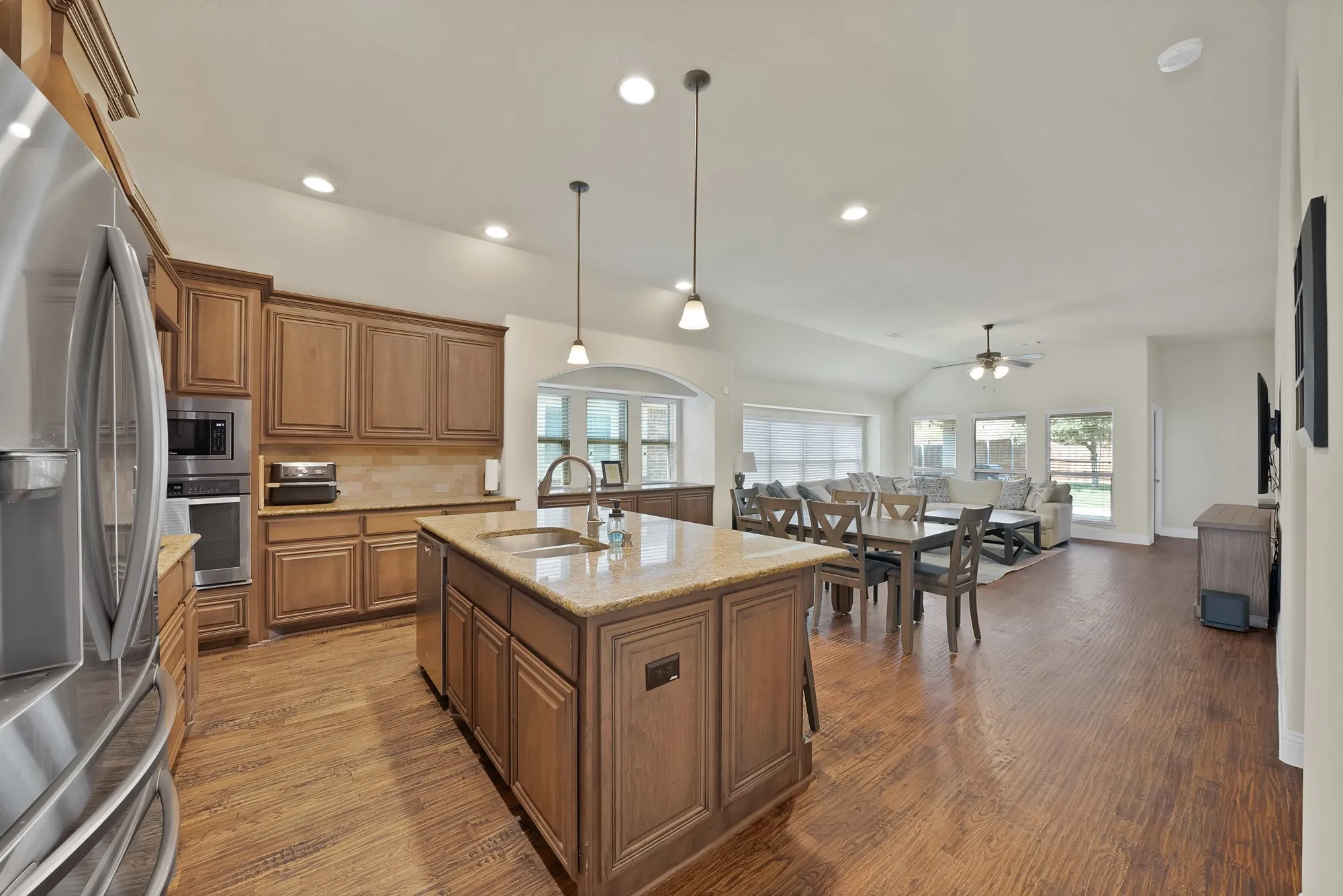 Single Family Residence For Sale in Denton County , 1517 Wright Street, Aubrey, Texas 76227, 4 Bedroom, 3 Bathroom, 2 Garage spaces, 2,456 Sqft, built in 2016, mls#21385233, Real Estate Agent in Aubrey, Homes For Sale in Denton county, Homes For Sale in Aubrey, Realtor in Aubrey Texas, Real Estate Brokerage Independent Realty Texas, Luminita Cordes Realtor