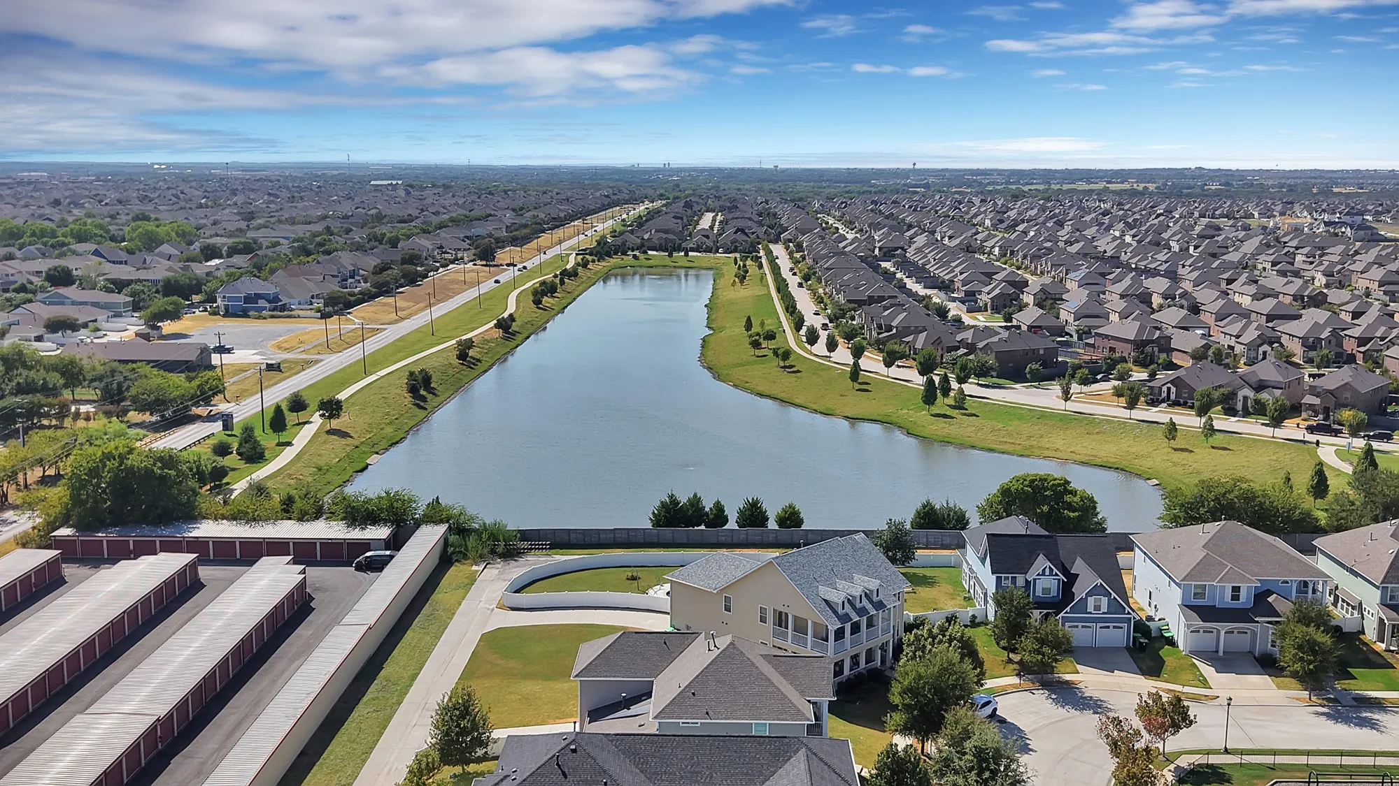 Single Family Residence For Sale in Denton County , 1517 Wright Street, Aubrey, Texas 76227, 4 Bedroom, 3 Bathroom, 2 Garage spaces, 2,456 Sqft, built in 2016, mls#21385233, Real Estate Agent in Aubrey, Homes For Sale in Denton county, Homes For Sale in Aubrey, Realtor in Aubrey Texas, Real Estate Brokerage Independent Realty Texas, Luminita Cordes Realtor