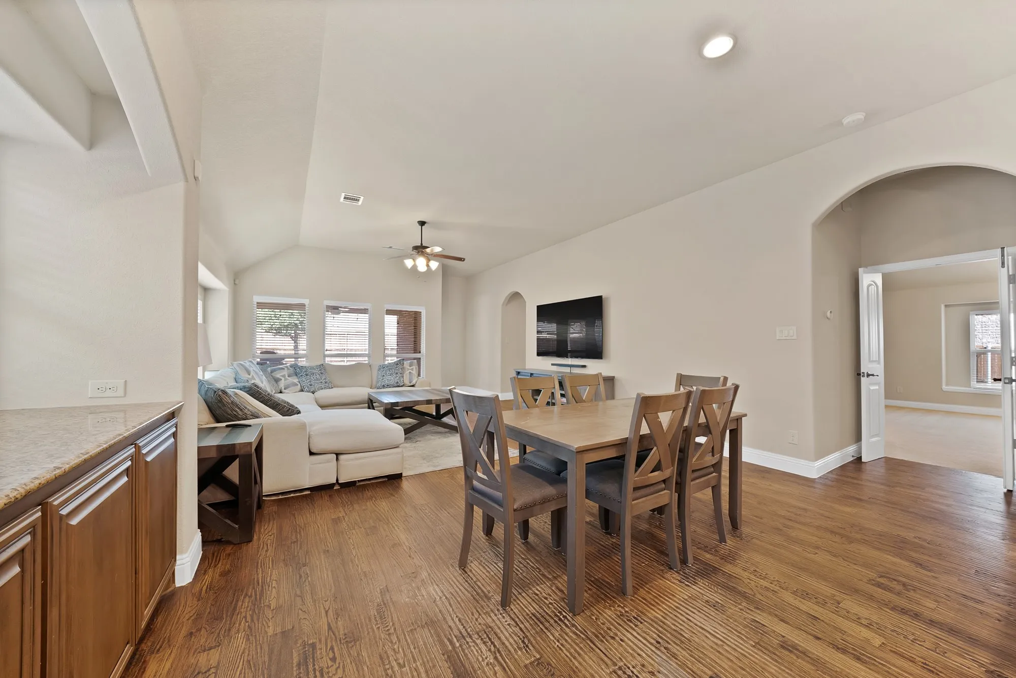 Single Family Residence For Sale in Denton County , 1517 Wright Street, Aubrey, Texas 76227, 4 Bedroom, 3 Bathroom, 2 Garage spaces, 2,456 Sqft, built in 2016, mls#21385233, Real Estate Agent in Aubrey, Homes For Sale in Denton county, Homes For Sale in Aubrey, Realtor in Aubrey Texas, Real Estate Brokerage Independent Realty Texas, Luminita Cordes Realtor