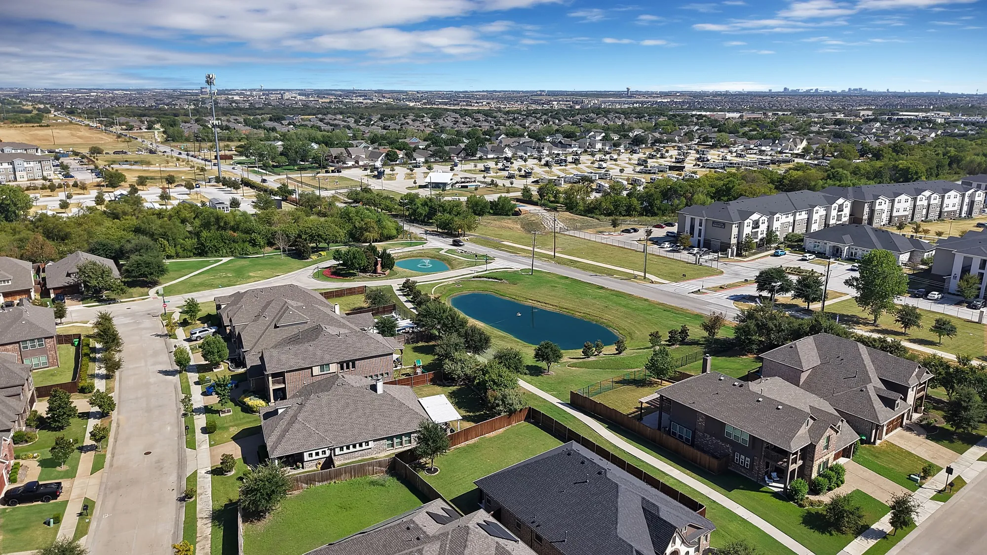 Single Family Residence For Sale in Denton County , 1517 Wright Street, Aubrey, Texas 76227, 4 Bedroom, 3 Bathroom, 2 Garage spaces, 2,456 Sqft, built in 2016, mls#21385233, Real Estate Agent in Aubrey, Homes For Sale in Denton county, Homes For Sale in Aubrey, Realtor in Aubrey Texas, Real Estate Brokerage Independent Realty Texas, Luminita Cordes Realtor