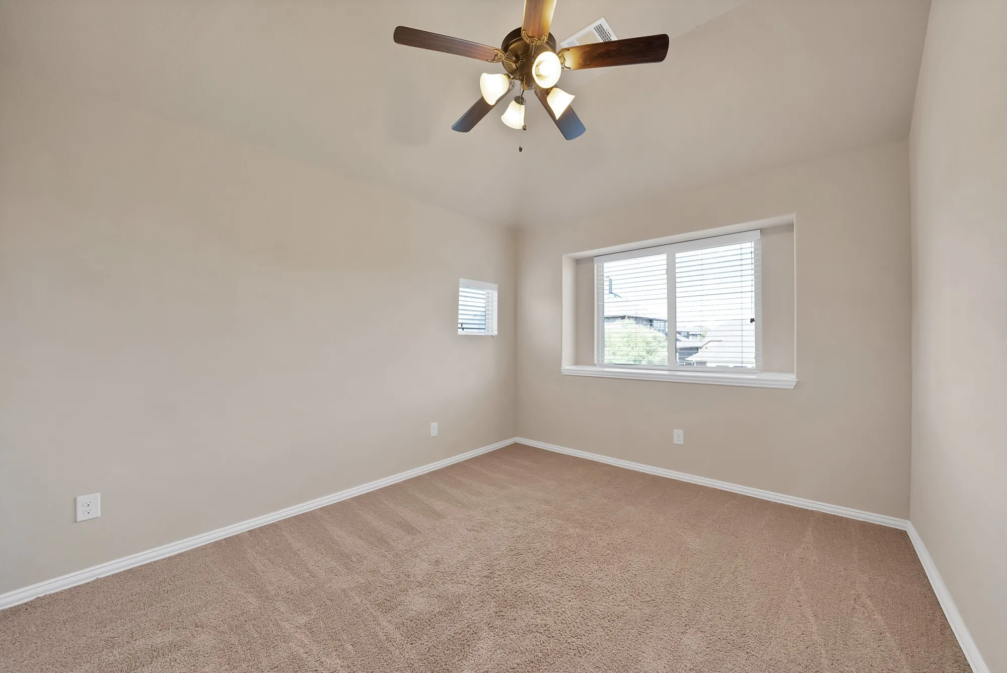 Single Family Residence For Sale in Denton County , 1517 Wright Street, Aubrey, Texas 76227, 4 Bedroom, 3 Bathroom, 2 Garage spaces, 2,456 Sqft, built in 2016, mls#21385233, Real Estate Agent in Aubrey, Homes For Sale in Denton county, Homes For Sale in Aubrey, Realtor in Aubrey Texas, Real Estate Brokerage Independent Realty Texas, Luminita Cordes Realtor