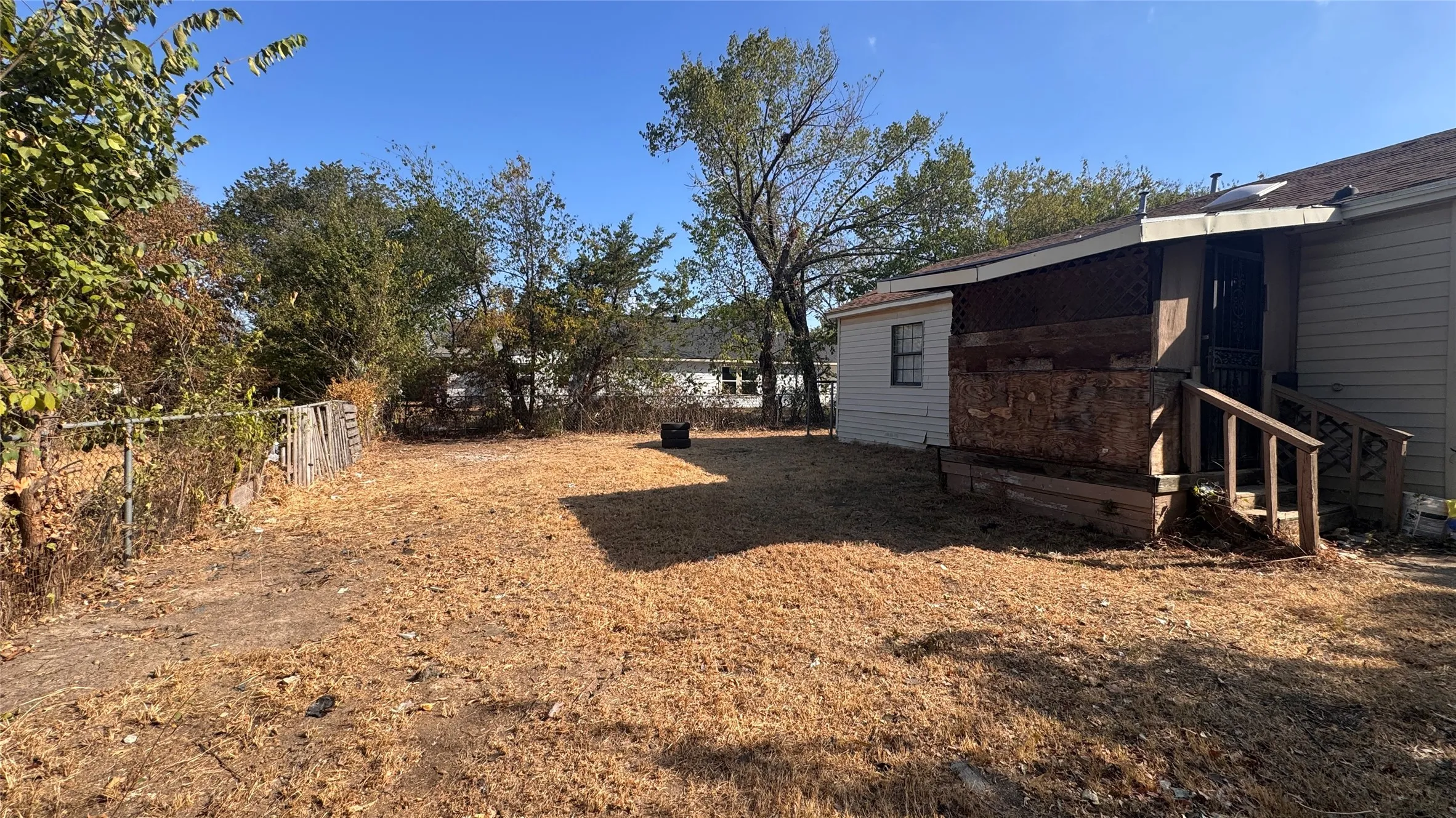 Single Family Residence For Rent in Dallas County , 1229 Seminole Drive, Dallas, Texas 75217, 2 Bedroom, 1 Bathroom, Garage spaces, 715 Sqft, built in 1946, mls#21385260, Real Estate Agent in Dallas, Homes For Rent in Dallas county, Homes For Rent in Dallas, Realtor in Dallas Texas, Real Estate Brokerage Independent Realty Texas, Luminita Cordes Realtor