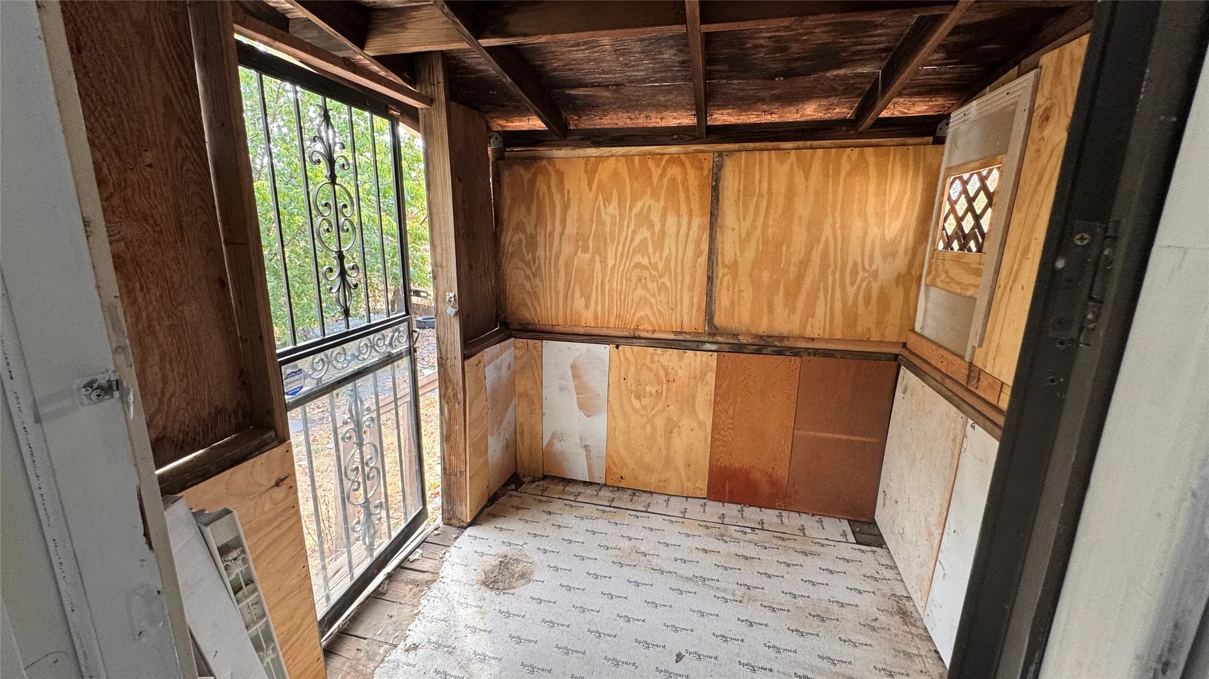 Single Family Residence For Rent in Dallas County , 1229 Seminole Drive, Dallas, Texas 75217, 2 Bedroom, 1 Bathroom, Garage spaces, 715 Sqft, built in 1946, mls#21385260, Real Estate Agent in Dallas, Homes For Rent in Dallas county, Homes For Rent in Dallas, Realtor in Dallas Texas, Real Estate Brokerage Independent Realty Texas, Luminita Cordes Realtor