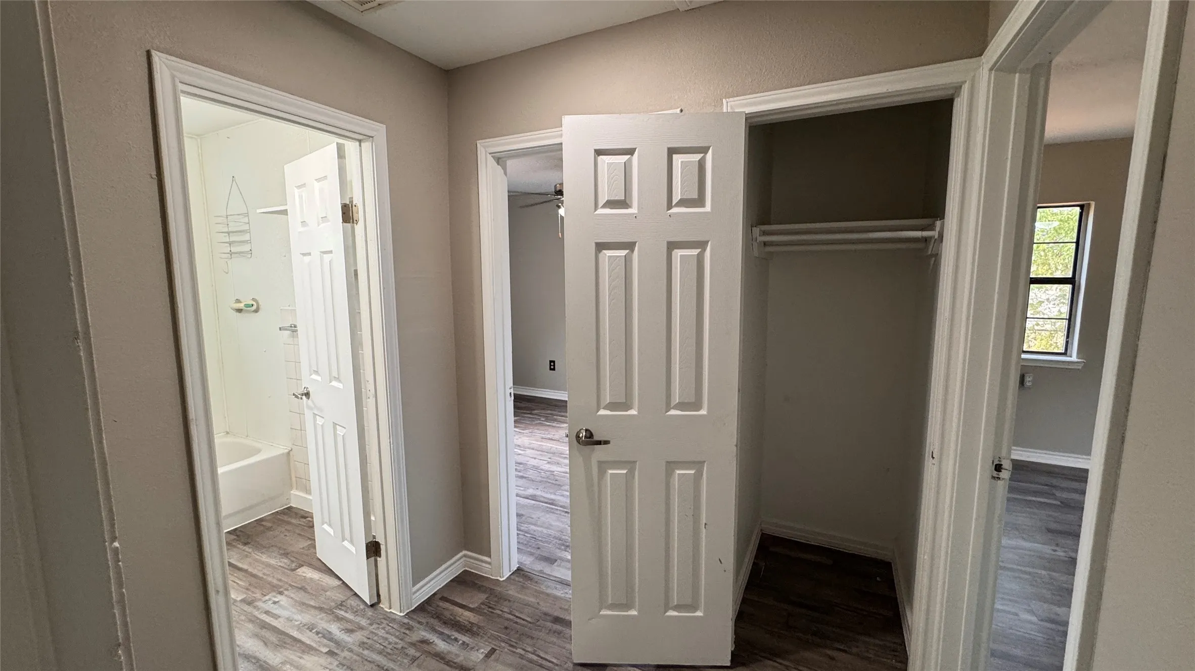 Single Family Residence For Rent in Dallas County , 1229 Seminole Drive, Dallas, Texas 75217, 2 Bedroom, 1 Bathroom, Garage spaces, 715 Sqft, built in 1946, mls#21385260, Real Estate Agent in Dallas, Homes For Rent in Dallas county, Homes For Rent in Dallas, Realtor in Dallas Texas, Real Estate Brokerage Independent Realty Texas, Luminita Cordes Realtor