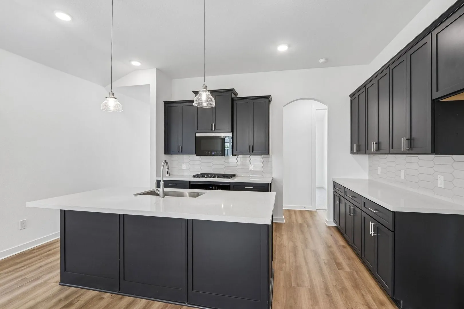 17-web-or-mls-Treeline Parkway-S0108-017
