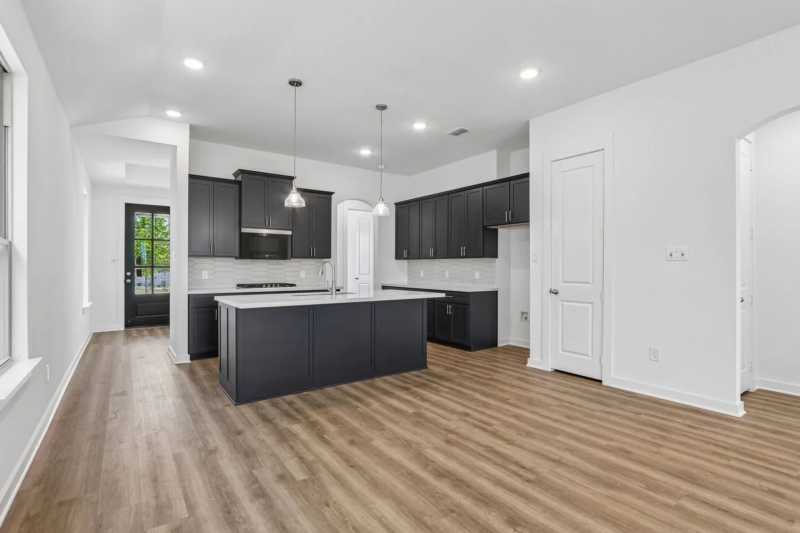12-web-or-mls-Treeline Parkway-S0108-012