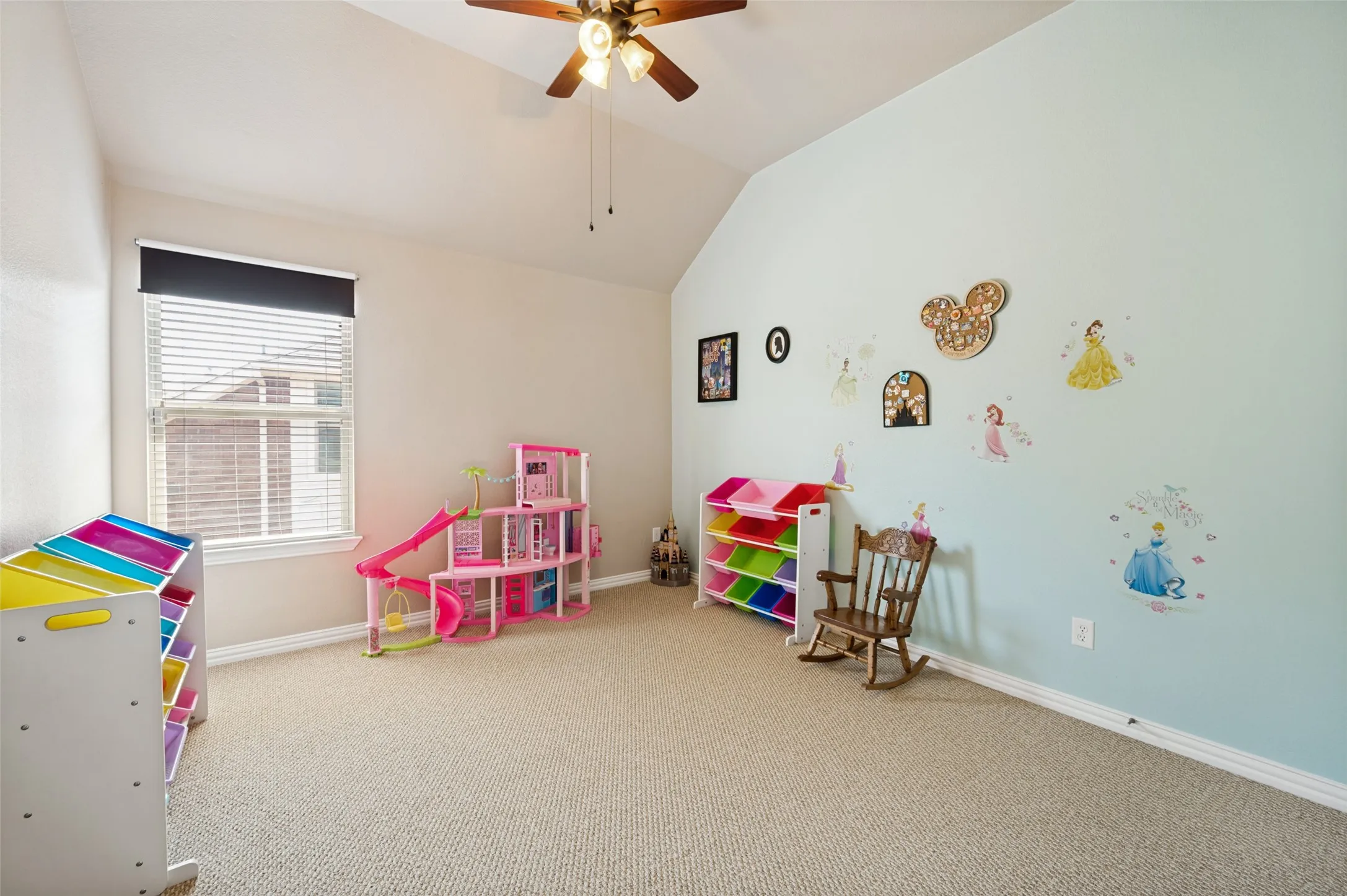 Single Family Residence For Sale in Denton County , 1601 Lake Way Drive, Little Elm, Texas 75068, 5 Bedroom, 4 Bathroom, 2 Garage spaces, 3,250 Sqft, built in 2008, mls#21385001, Real Estate Agent in Little Elm, Homes For Sale in Denton county, Homes For Sale in Little Elm, Realtor in Little Elm Texas, Real Estate Brokerage Independent Realty Texas, Luminita Cordes Realtor