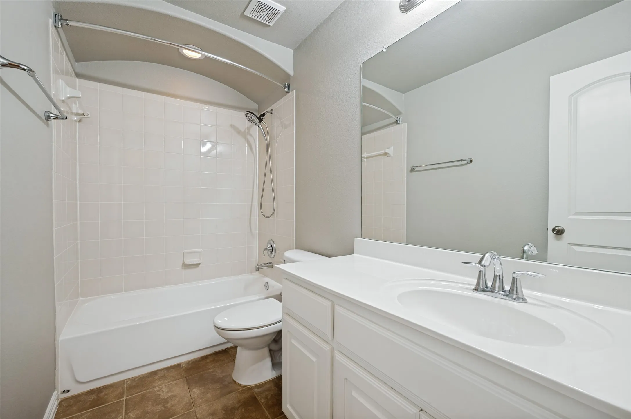 Single Family Residence For Sale in Denton County , 1601 Lake Way Drive, Little Elm, Texas 75068, 5 Bedroom, 4 Bathroom, 2 Garage spaces, 3,250 Sqft, built in 2008, mls#21385001, Real Estate Agent in Little Elm, Homes For Sale in Denton county, Homes For Sale in Little Elm, Realtor in Little Elm Texas, Real Estate Brokerage Independent Realty Texas, Luminita Cordes Realtor