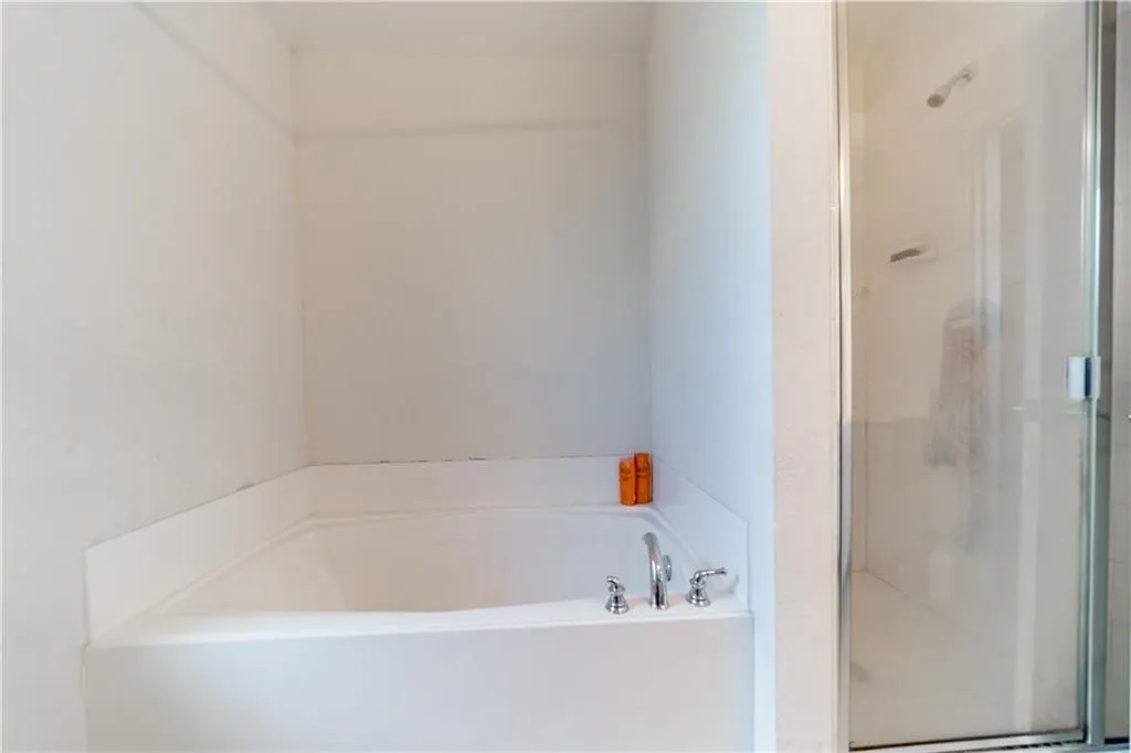 Single Family Residence For Rent in Tarrant County , 3024 Ortiz Drive, Arlington, Texas 76010, 4 Bedroom, 2 Bathroom, 2 Garage spaces, 1,601 Sqft, built in 2013, mls#21385262, Real Estate Agent in Arlington, Homes For Rent in Tarrant county, Homes For Rent in Arlington, Realtor in Arlington Texas, Real Estate Brokerage Independent Realty Texas, Luminita Cordes Realtor