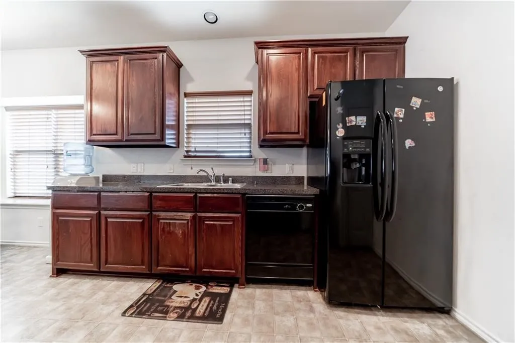 Single Family Residence For Rent in Tarrant County , 3024 Ortiz Drive, Arlington, Texas 76010, 4 Bedroom, 2 Bathroom, 2 Garage spaces, 1,601 Sqft, built in 2013, mls#21385262, Real Estate Agent in Arlington, Homes For Rent in Tarrant county, Homes For Rent in Arlington, Realtor in Arlington Texas, Real Estate Brokerage Independent Realty Texas, Luminita Cordes Realtor