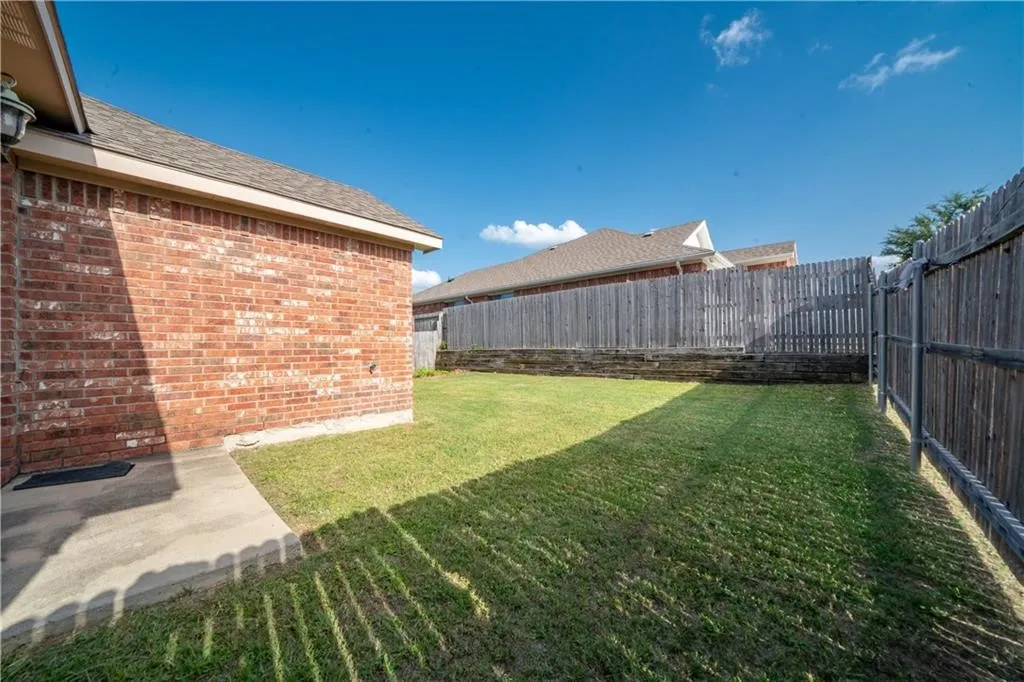Single Family Residence For Rent in Tarrant County , 3024 Ortiz Drive, Arlington, Texas 76010, 4 Bedroom, 2 Bathroom, 2 Garage spaces, 1,601 Sqft, built in 2013, mls#21385262, Real Estate Agent in Arlington, Homes For Rent in Tarrant county, Homes For Rent in Arlington, Realtor in Arlington Texas, Real Estate Brokerage Independent Realty Texas, Luminita Cordes Realtor