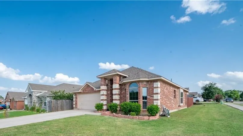 Single Family Residence For Rent in Tarrant County , 3024 Ortiz Drive, Arlington, Texas 76010, 4 Bedroom, 2 Bathroom, 2 Garage spaces, 1,601 Sqft, built in 2013, mls#21385262, Real Estate Agent in Arlington, Homes For Rent in Tarrant county, Homes For Rent in Arlington, Realtor in Arlington Texas, Real Estate Brokerage Independent Realty Texas, Luminita Cordes Realtor