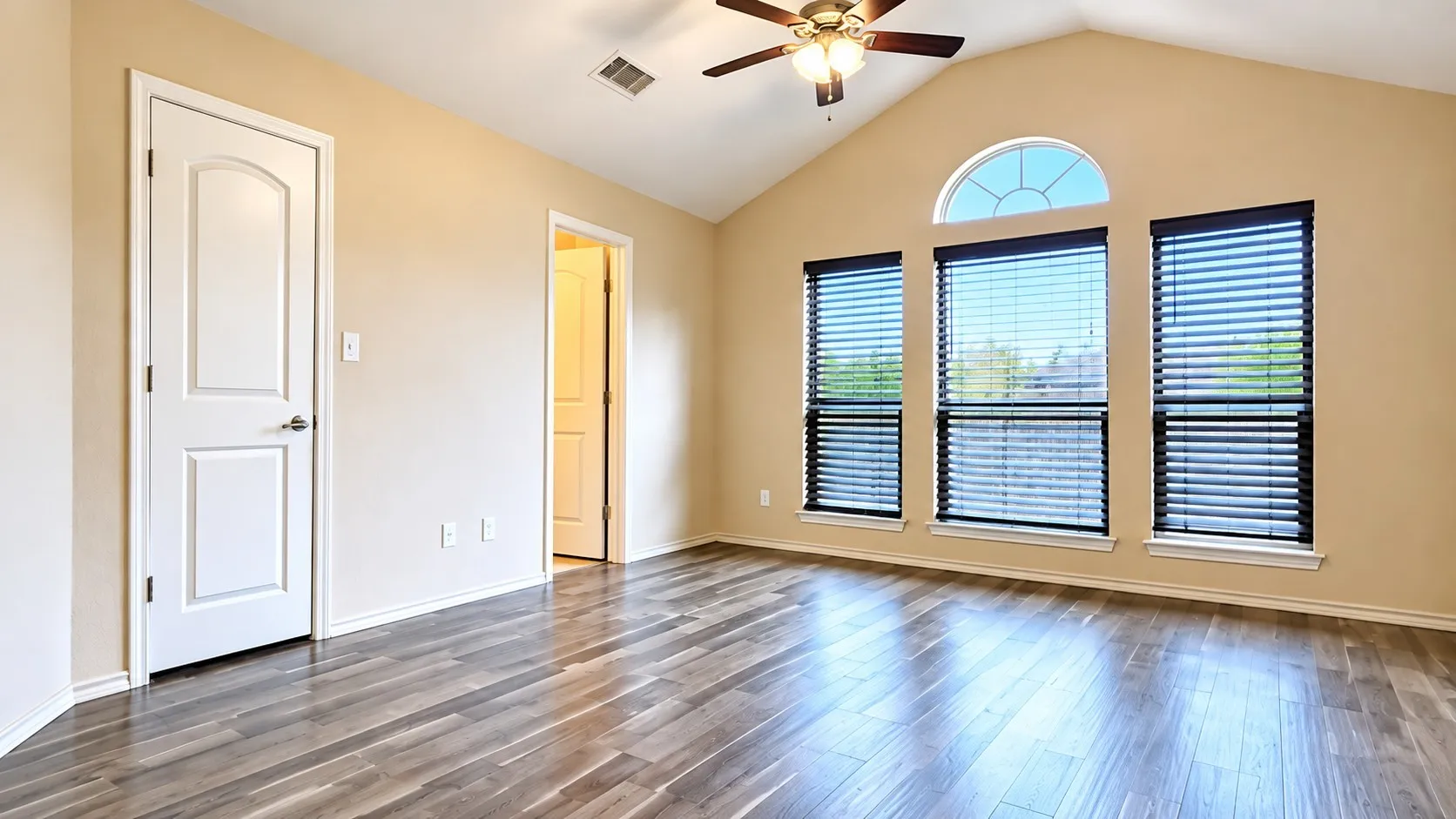 Single Family Residence For Rent in Tarrant County , 3024 Ortiz Drive, Arlington, Texas 76010, 4 Bedroom, 2 Bathroom, 2 Garage spaces, 1,601 Sqft, built in 2013, mls#21385262, Real Estate Agent in Arlington, Homes For Rent in Tarrant county, Homes For Rent in Arlington, Realtor in Arlington Texas, Real Estate Brokerage Independent Realty Texas, Luminita Cordes Realtor