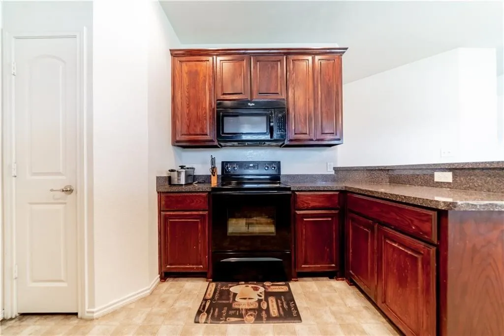 Single Family Residence For Rent in Tarrant County , 3024 Ortiz Drive, Arlington, Texas 76010, 4 Bedroom, 2 Bathroom, 2 Garage spaces, 1,601 Sqft, built in 2013, mls#21385262, Real Estate Agent in Arlington, Homes For Rent in Tarrant county, Homes For Rent in Arlington, Realtor in Arlington Texas, Real Estate Brokerage Independent Realty Texas, Luminita Cordes Realtor