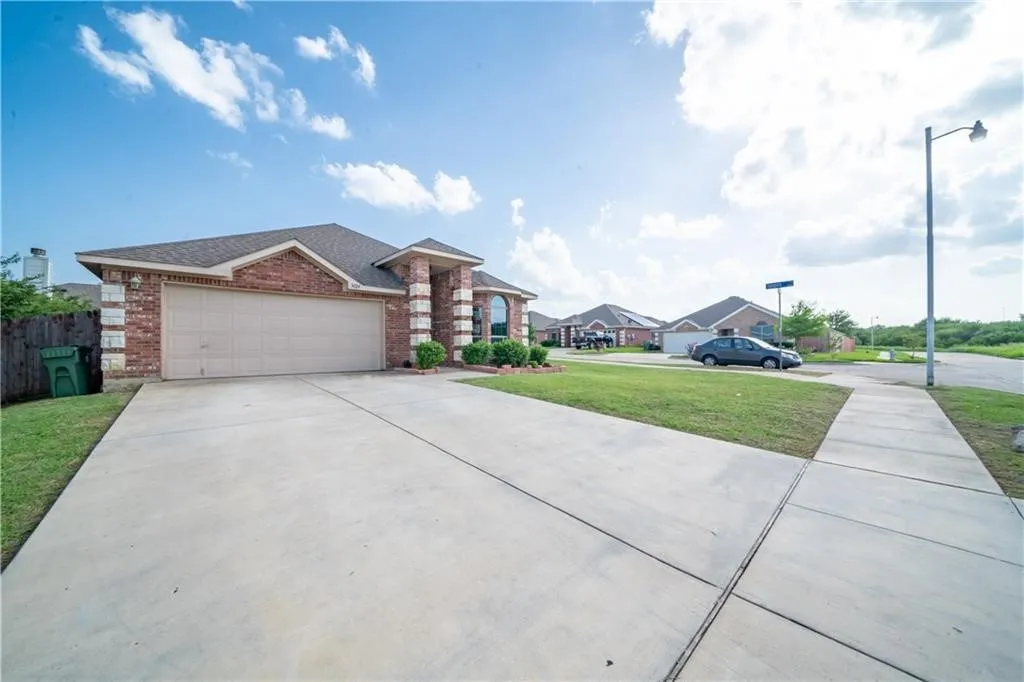 Single Family Residence For Rent in Tarrant County , 3024 Ortiz Drive, Arlington, Texas 76010, 4 Bedroom, 2 Bathroom, 2 Garage spaces, 1,601 Sqft, built in 2013, mls#21385262, Real Estate Agent in Arlington, Homes For Rent in Tarrant county, Homes For Rent in Arlington, Realtor in Arlington Texas, Real Estate Brokerage Independent Realty Texas, Luminita Cordes Realtor