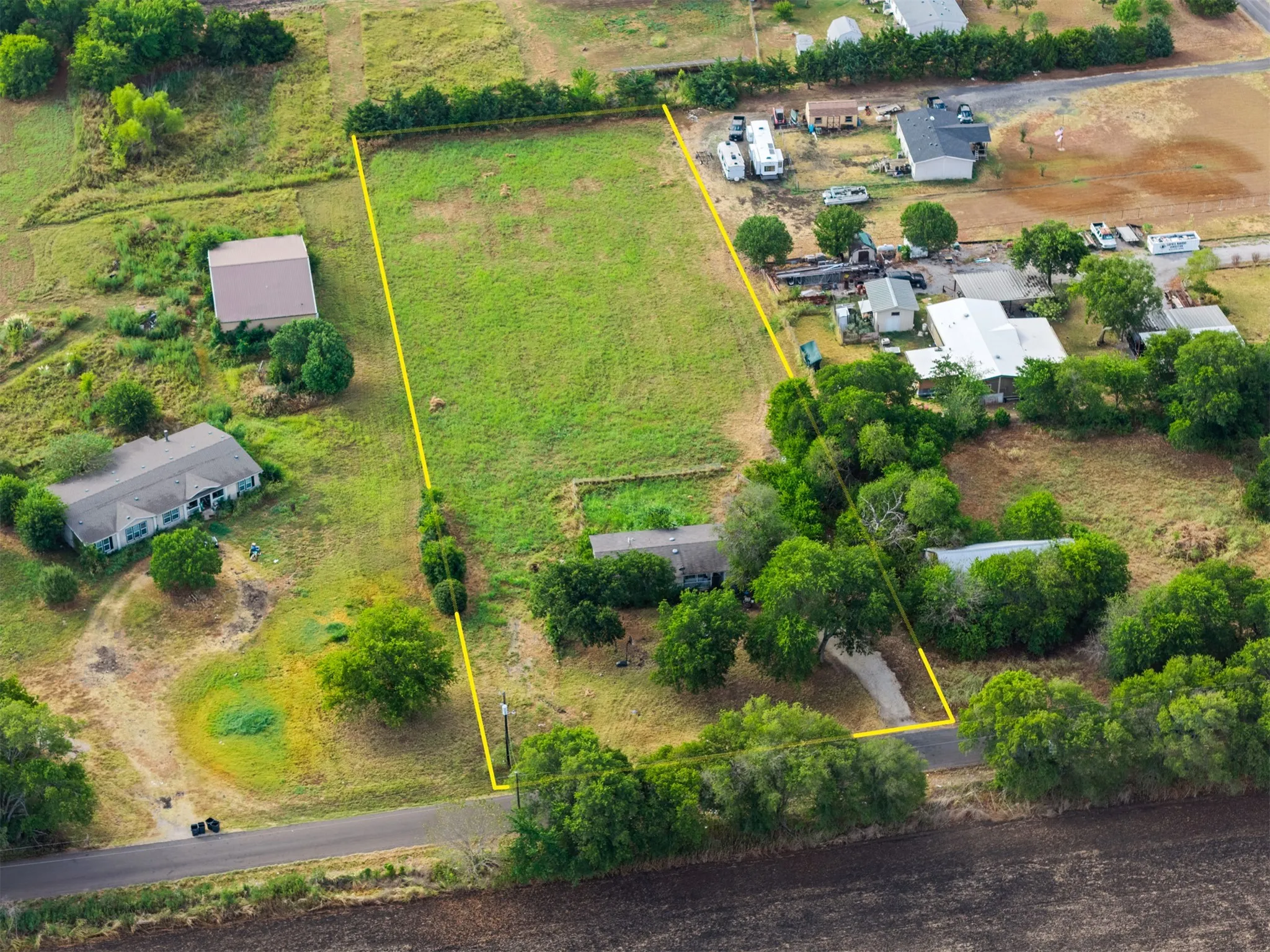 Mobile Home For Sale in Ellis County , 518 Hight Road, Waxahachie, Texas 75167, 3 Bedroom, 2 Bathroom, Garage spaces, 1,606 Sqft, built in 1998, mls#21384506, Real Estate Agent in Waxahachie, Homes For Sale in Ellis county, Homes For Sale in Waxahachie, Realtor in Waxahachie Texas, Real Estate Brokerage Independent Realty Texas, Luminita Cordes Realtor